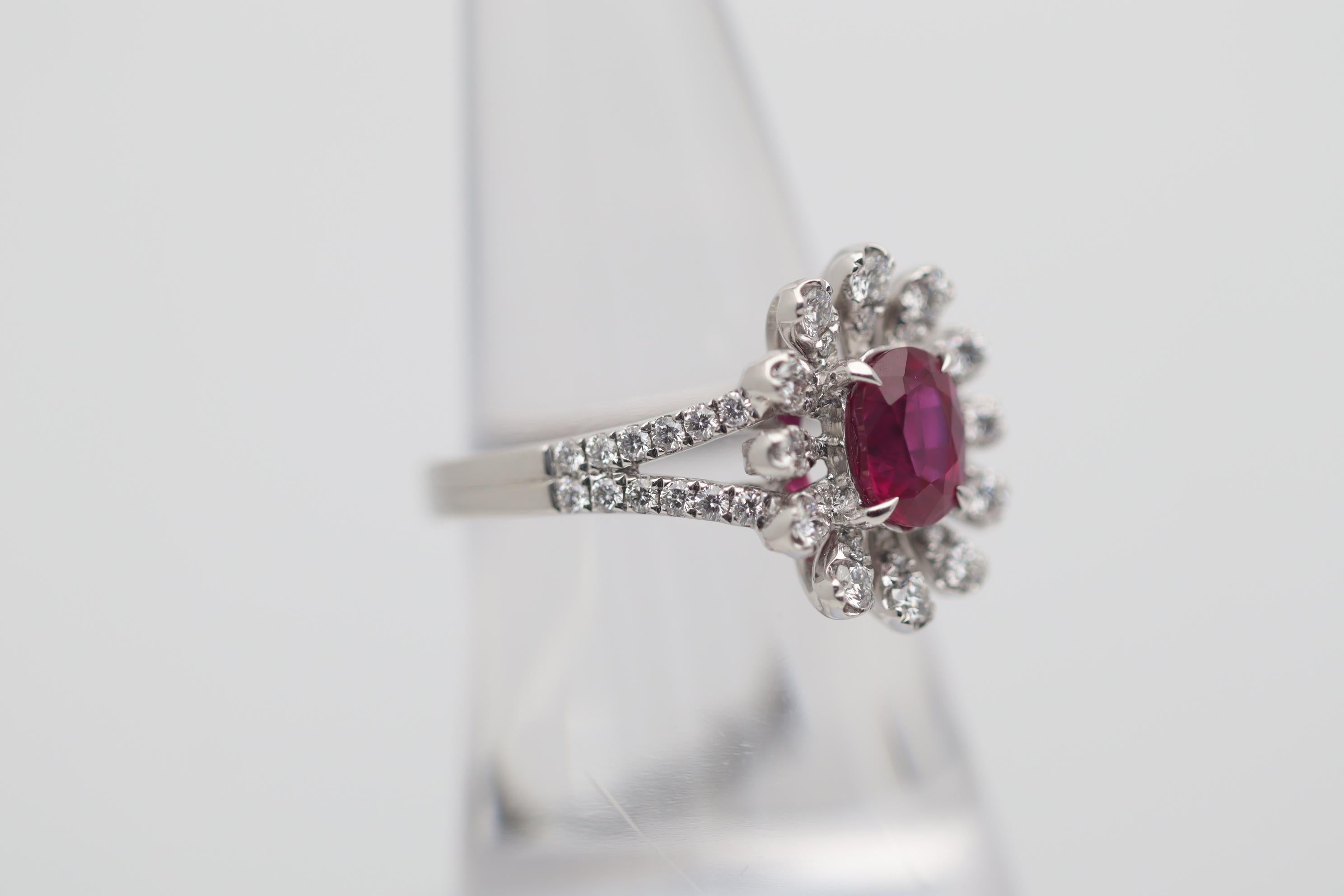 1.37 Carat Burmese Ruby Diamond Platinum Flower Ring, GIA Certified In New Condition For Sale In Beverly Hills, CA