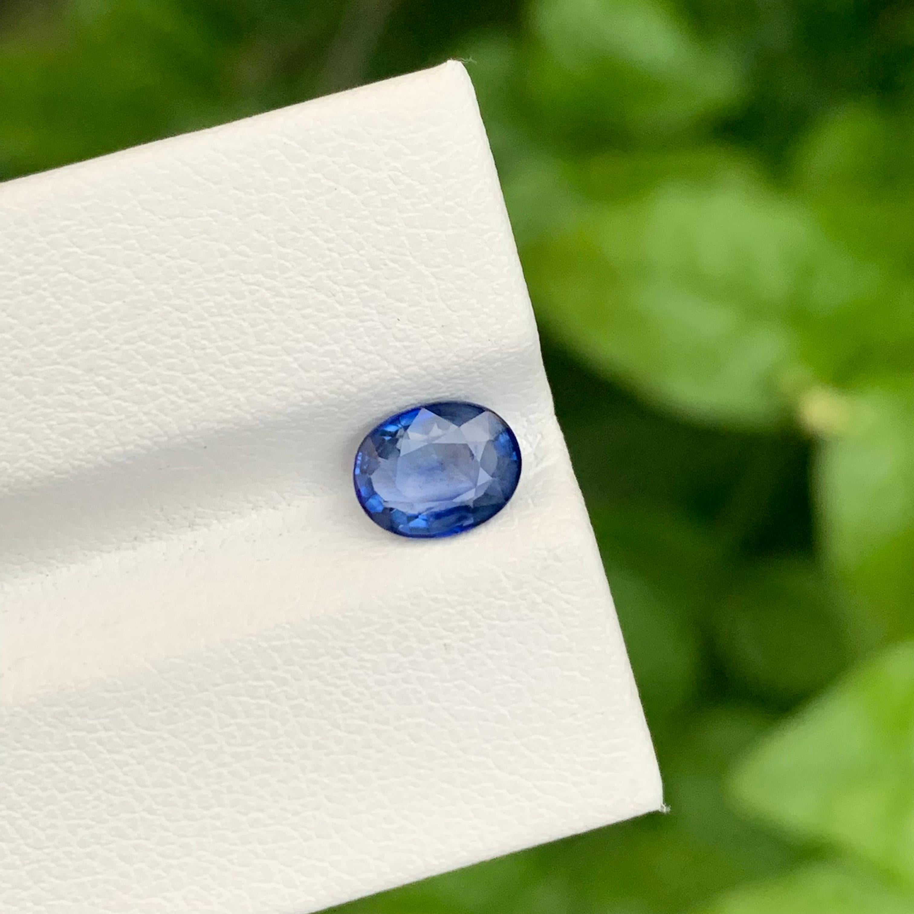 Arts and Crafts 1.37 Carat Certified Loose Sapphire Oval Shape Gem For Engagement Ring For Sale