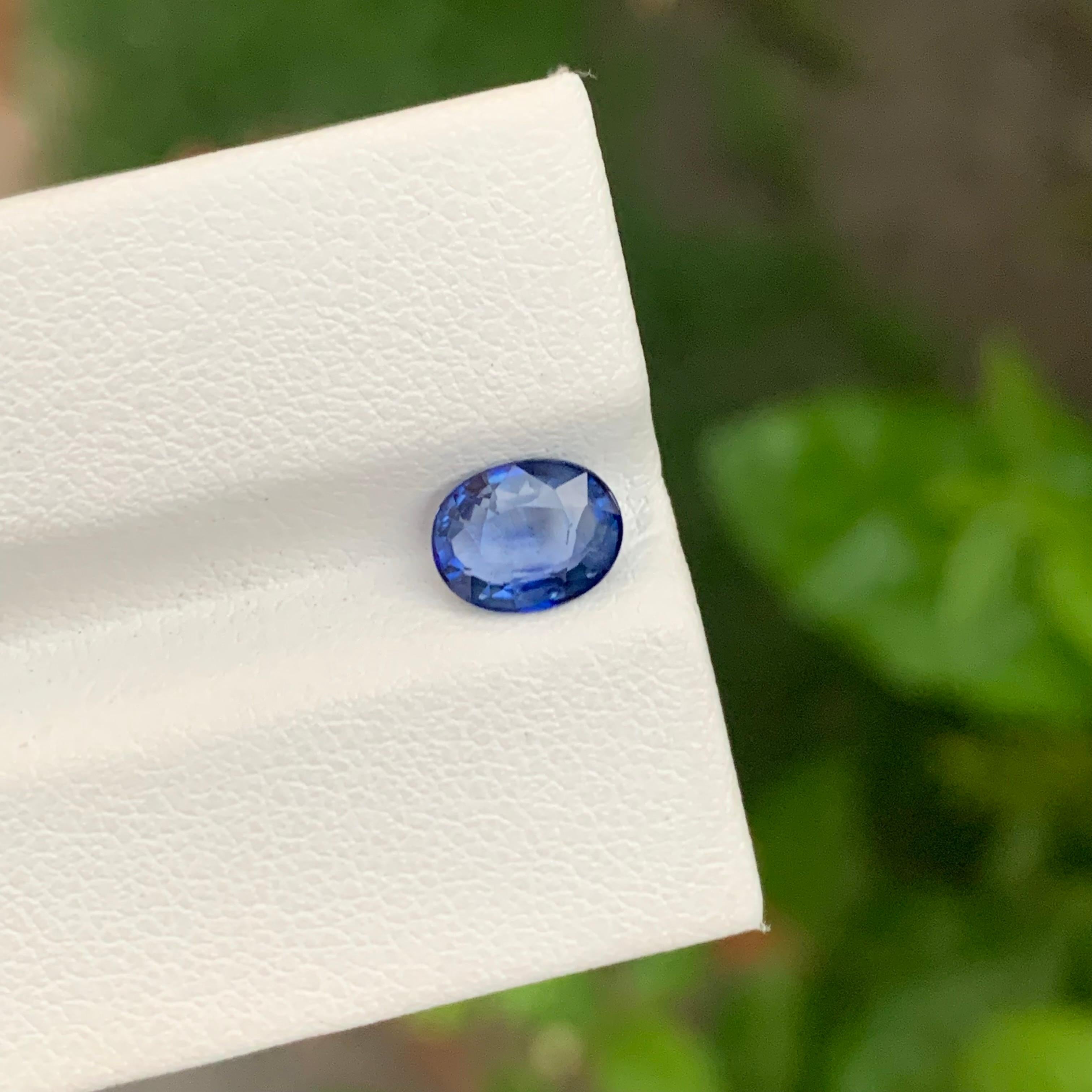 1.37 Carat Certified Loose Sapphire Oval Shape Gem For Engagement Ring In New Condition For Sale In Peshawar, PK