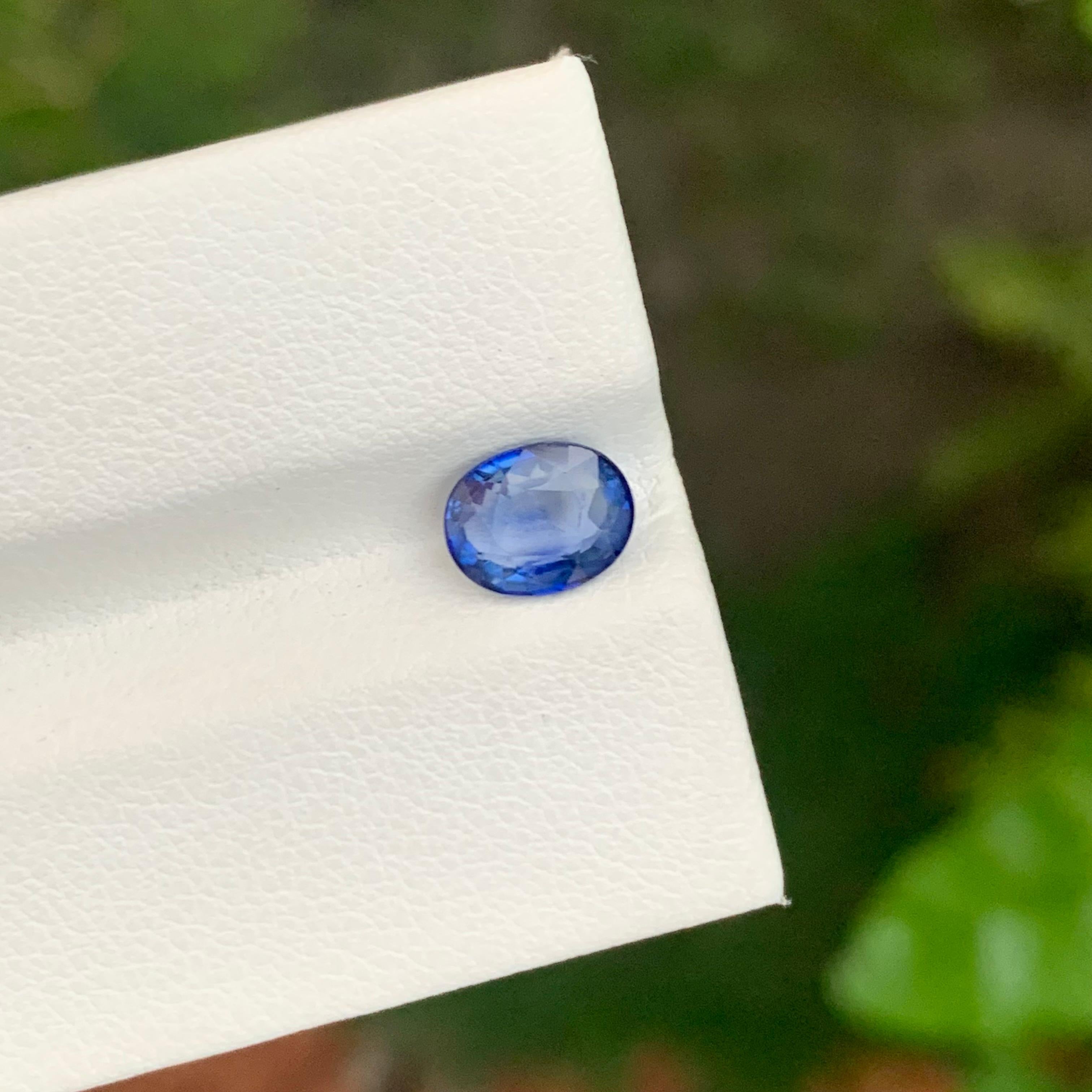 Women's or Men's 1.37 Carat Certified Loose Sapphire Oval Shape Gem For Engagement Ring For Sale