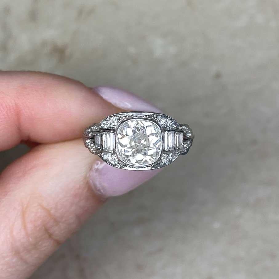 1.37 Carat Cushion-Cut Diamond Engagement Ring, Platinum For Sale 4
