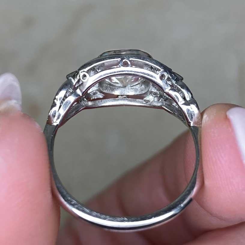 1.37 Carat Cushion-Cut Diamond Engagement Ring, Platinum For Sale 5