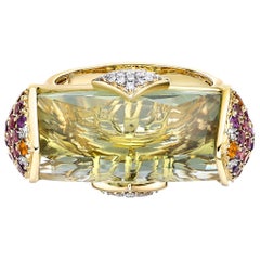 Ring aus 18 Karat Gelbgold mit 13,7 Karat grünem Amethyst und Diamant