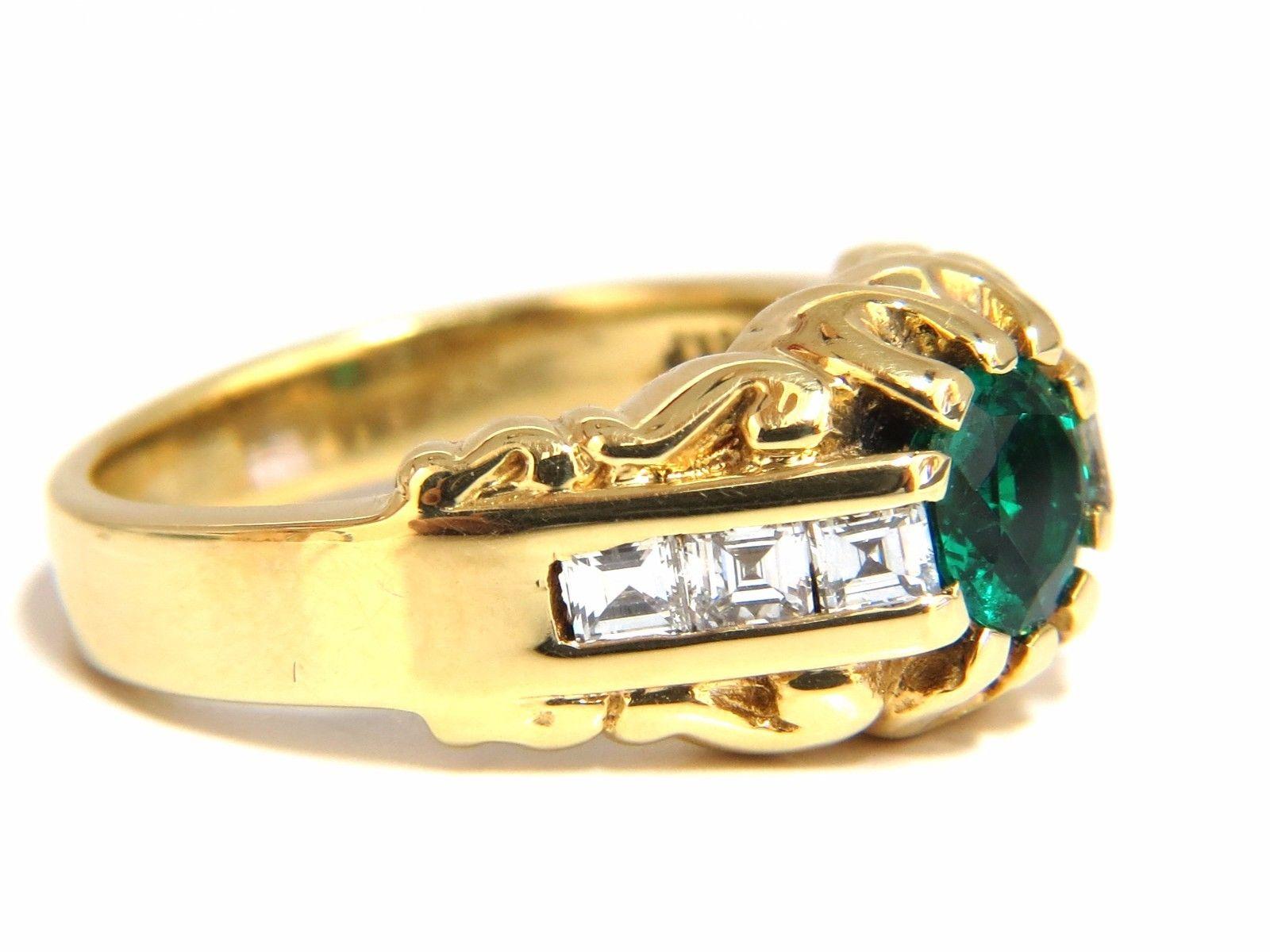 1.37 Carat Natural Round Vivid Green Men's Colombian Emerald Ring 18 Karat 1