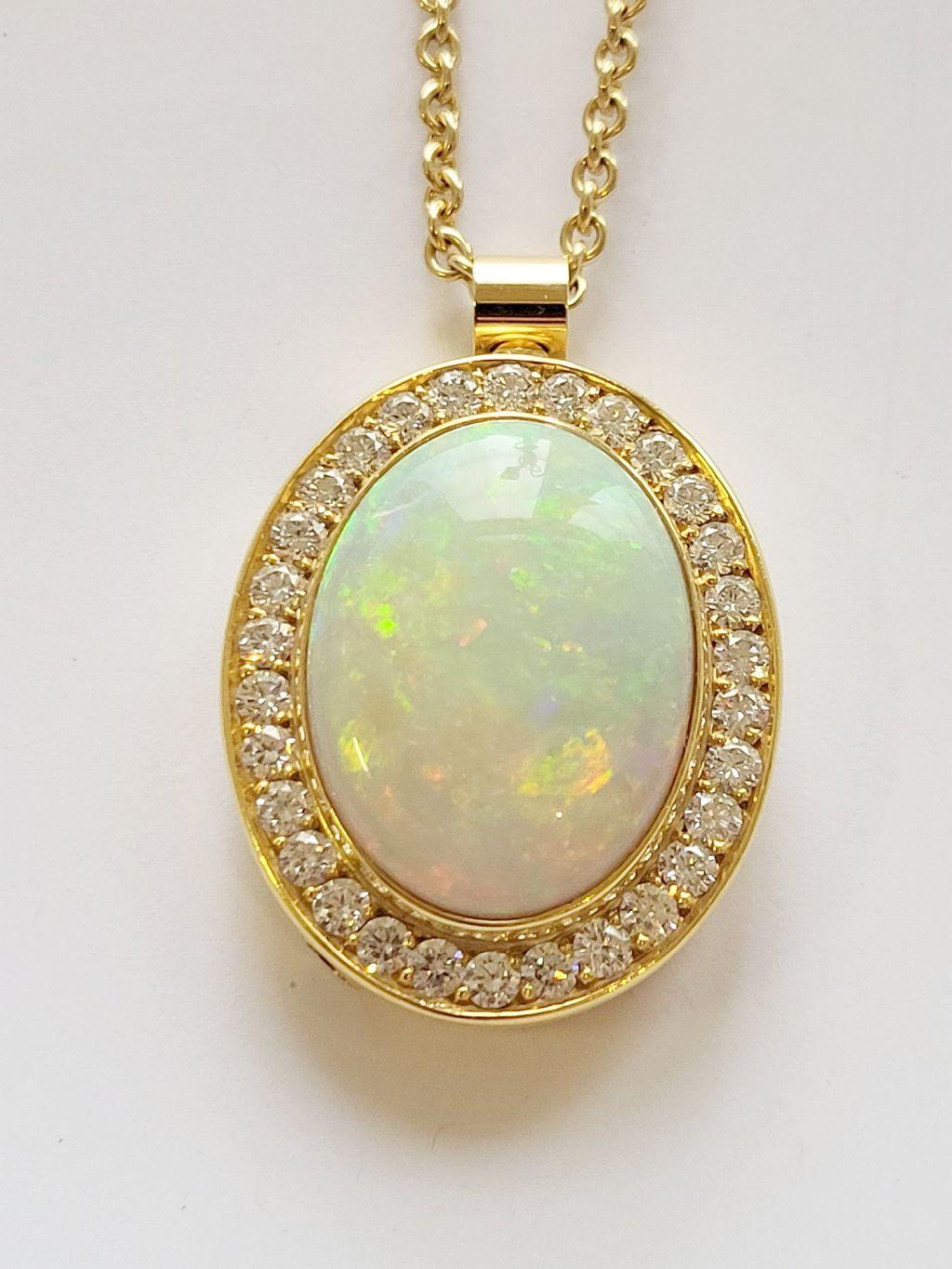 13.7 Carat Opal Diamonds ca. 1.7-1.9 Carats Southsea Harlekin Pearl Necklace  For Sale 6