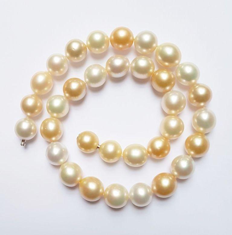 13.7 Carat Opal Diamonds ca. 1.7-1.9 Carats Southsea Harlekin Pearl Necklace  For Sale 9