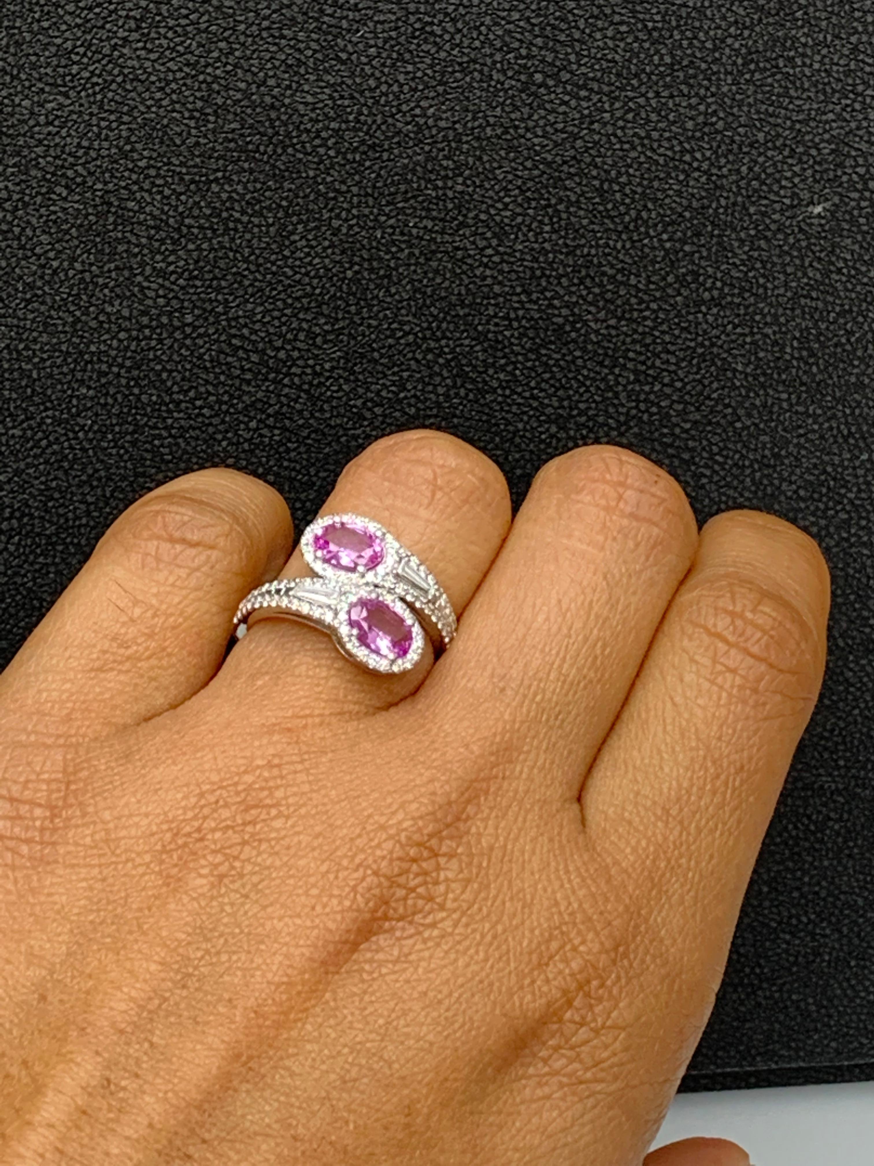 1.37 Carat Ovalcut Pink Sapphire Diamond Toi Et Moi Engagementring 14K Whitegold For Sale 4