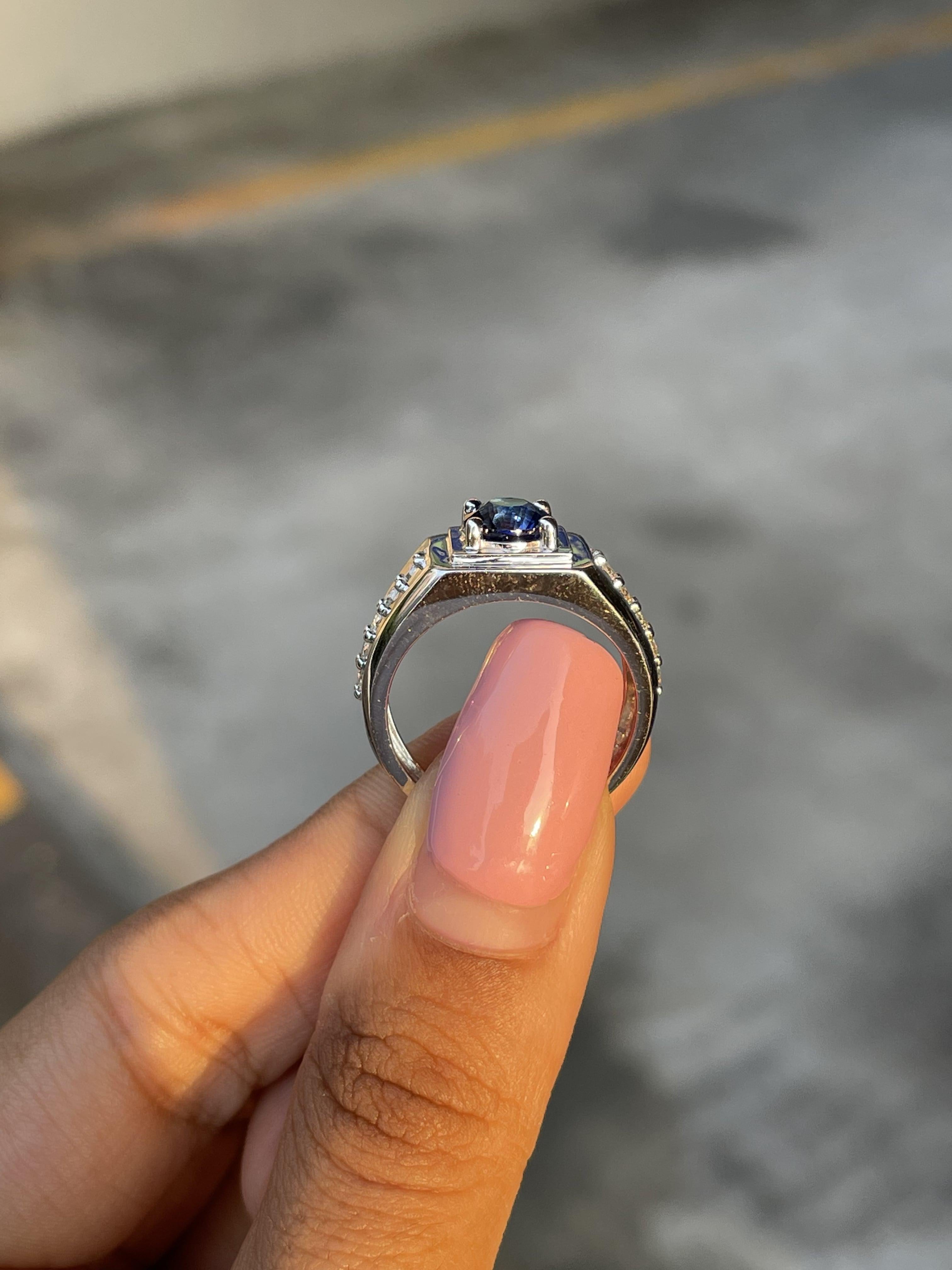 Men's 1.37 Ct Ceylon Blue Sapphire Ring in 18K White Gold For Sale 3
