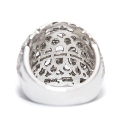 1.37 Carat Round Diamond 18 Karat White Gold Fancy Cocktail Contemporary Ring