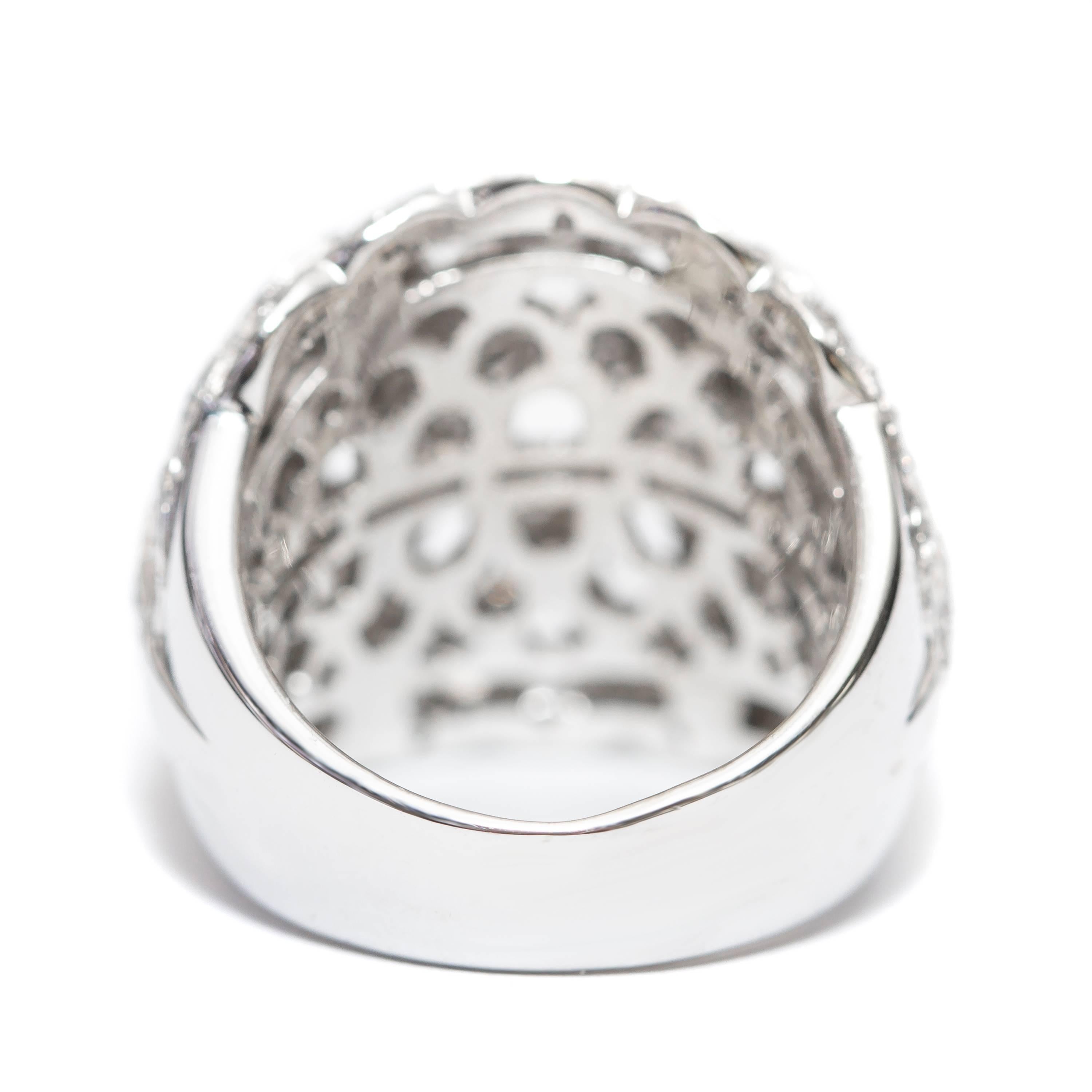 1,37 Quilates Diamante Redondo Oro Blanco 18 Kilates Anillo Cóctel Contemporáneo Fantasía Moderno en venta