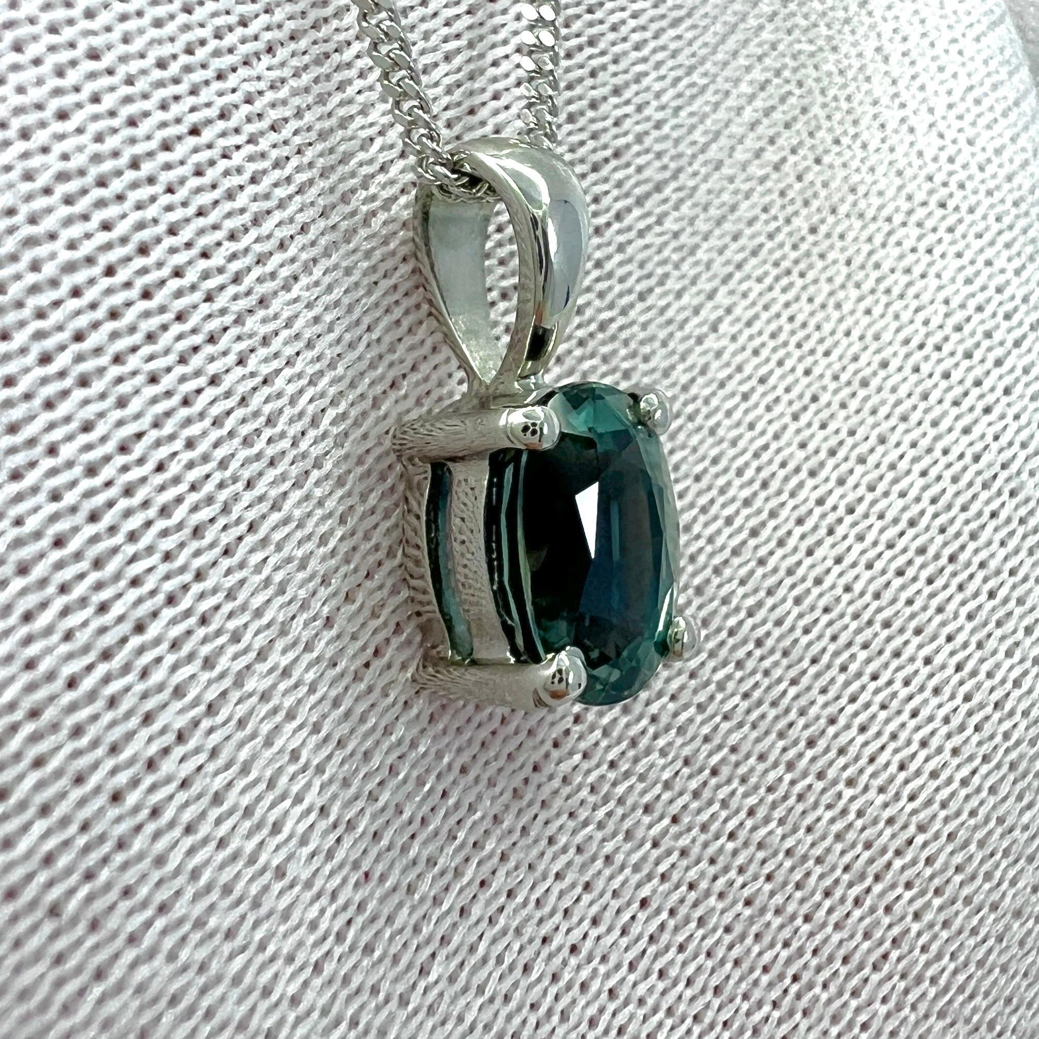Collier pendentif solitaire de taille ovale en platine avec saphir bleu sarcelle et vert de 1,37 carat en vente 3