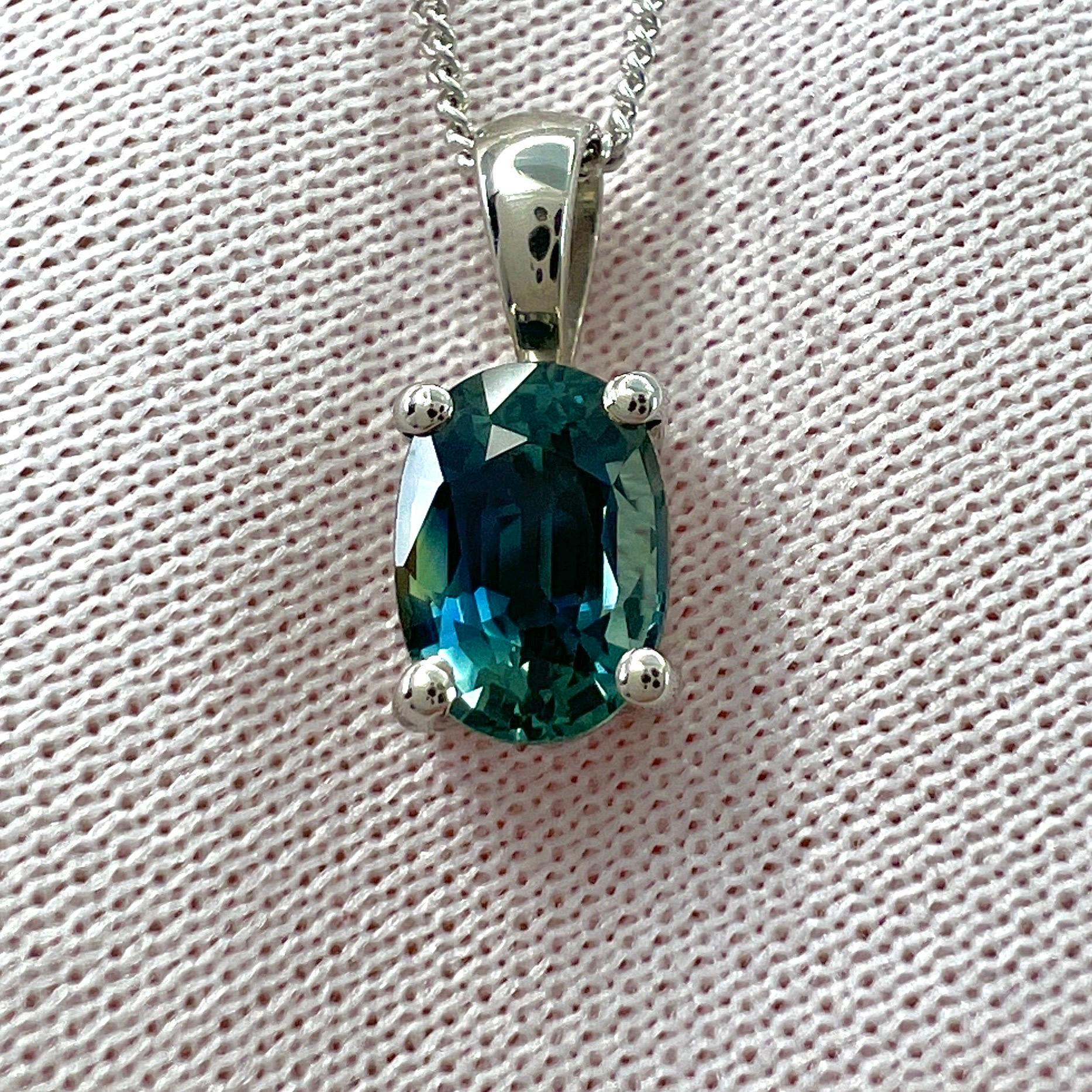Collier pendentif solitaire de taille ovale en platine avec saphir bleu sarcelle et vert de 1,37 carat en vente 4