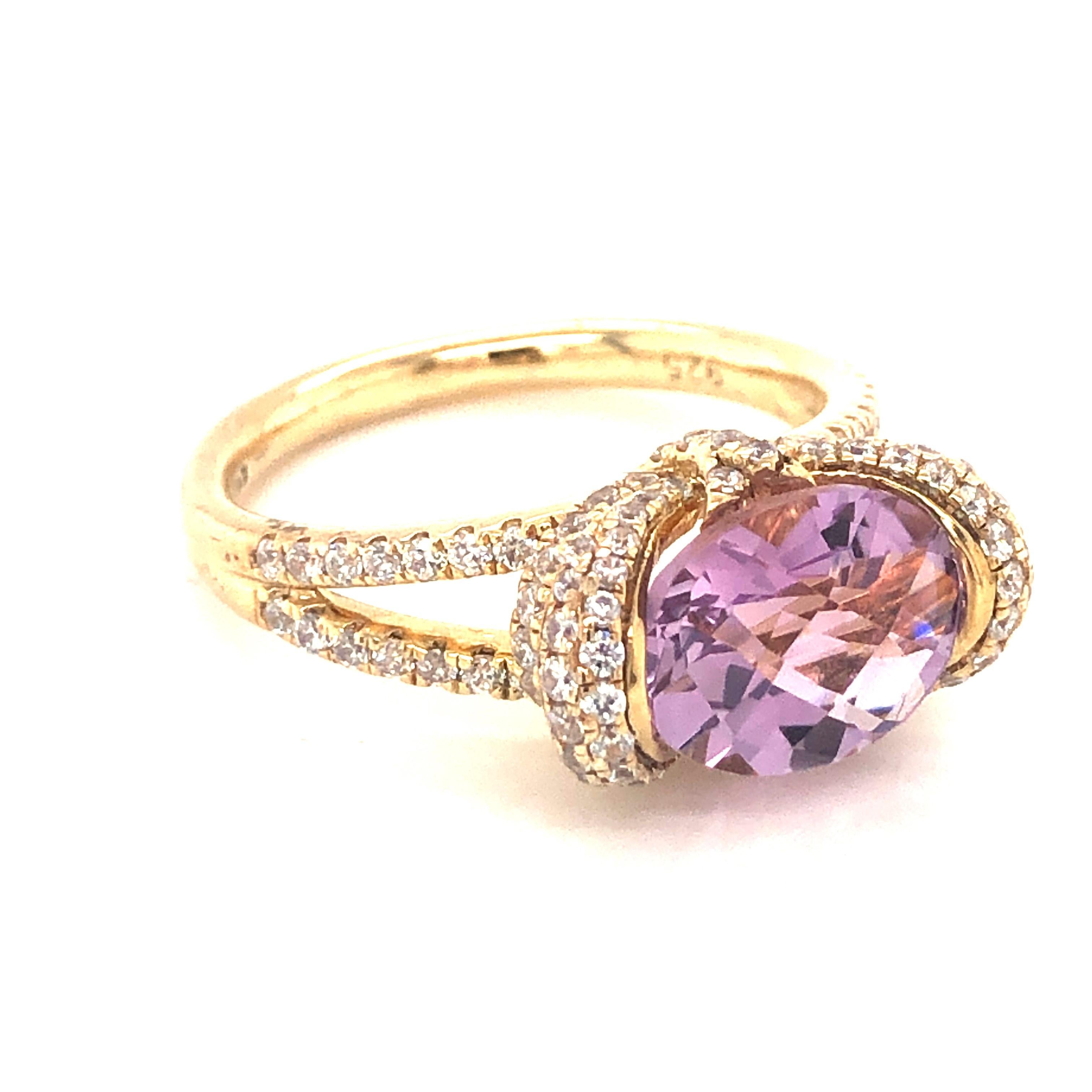 Art déco Bague de fiançailles de mariage en plaqué or jaune avec améthyste taille coussin fantaisie de 1,37 carat en vente