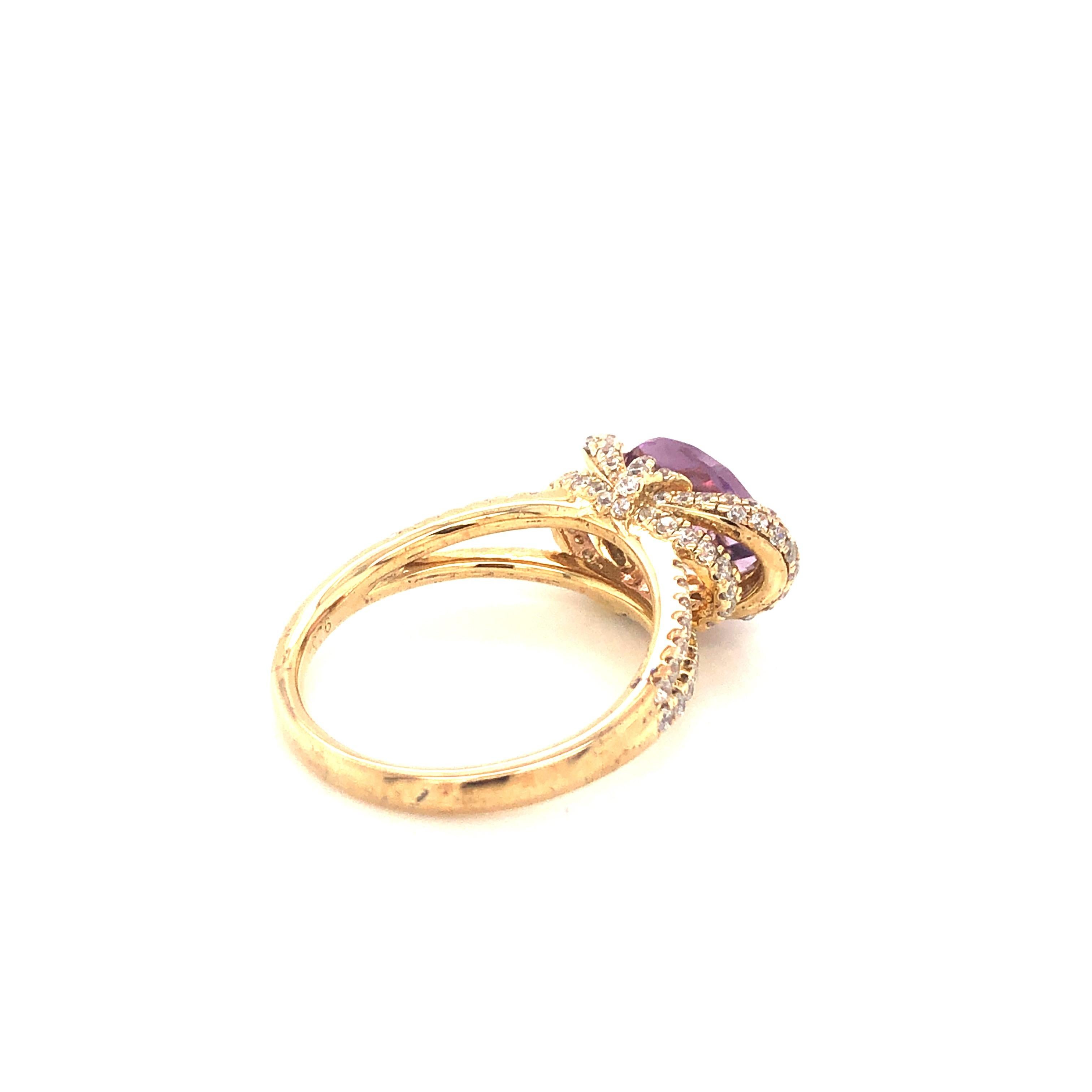 Taille ovale Bague de fiançailles de mariage en plaqué or jaune avec améthyste taille coussin fantaisie de 1,37 carat en vente