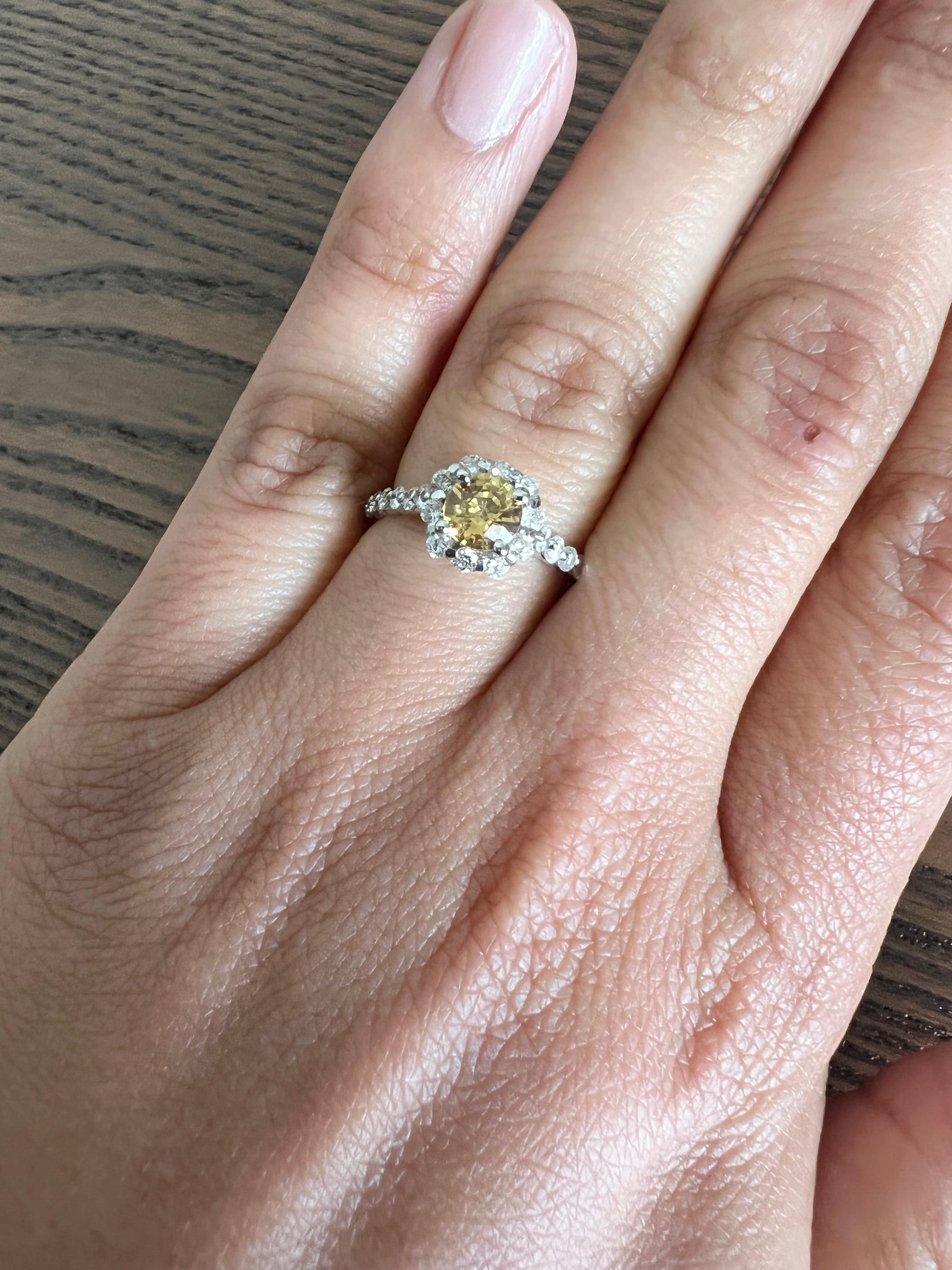 Round Cut 1.37 Carat Yellow Sapphire Diamond White Gold Engagement Ring For Sale