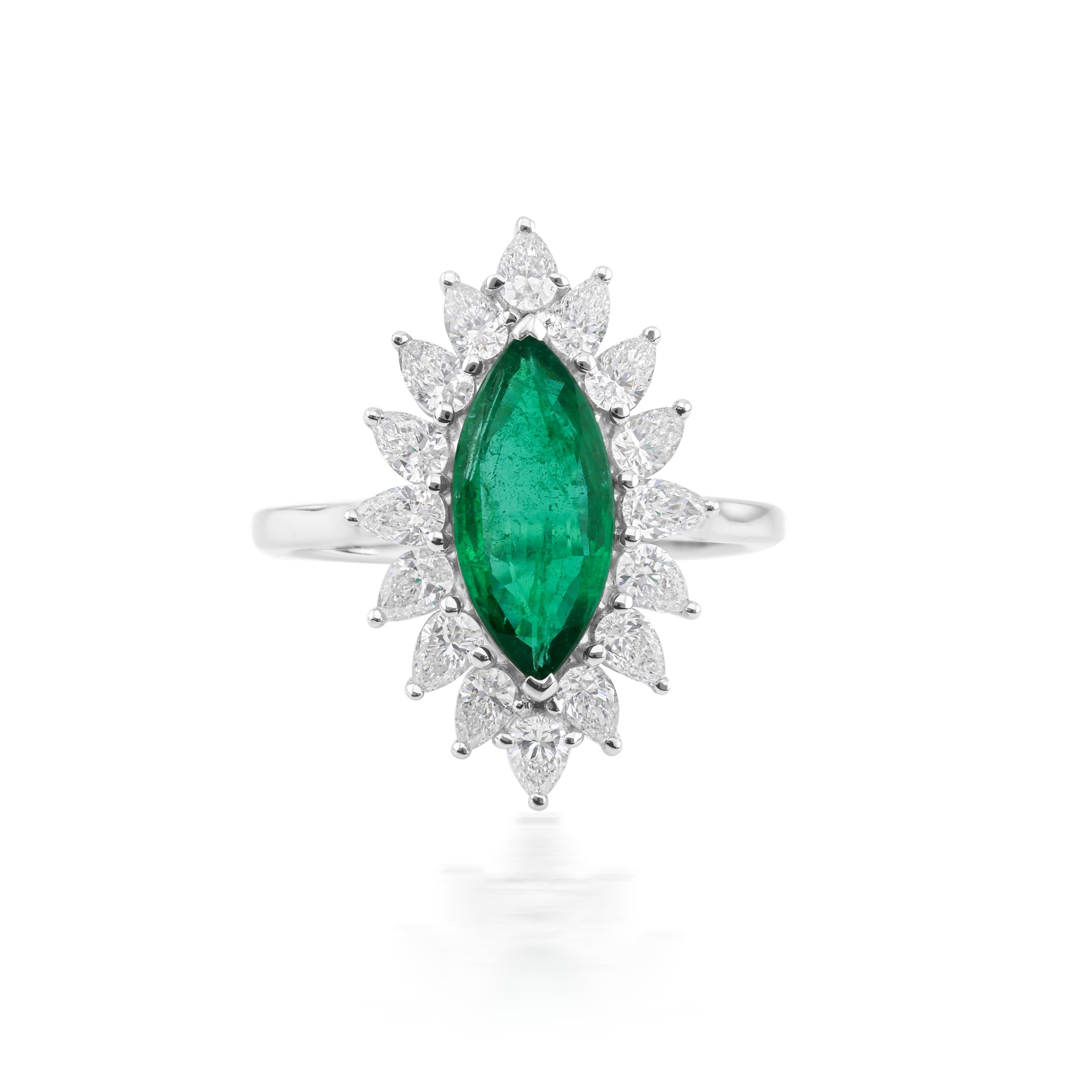 En venta: Esmeralda de Zambia de 1,37 quilates Anillo de diamantes SI/H de 1,05 quilates Oro blanco de 14 quilates  3
