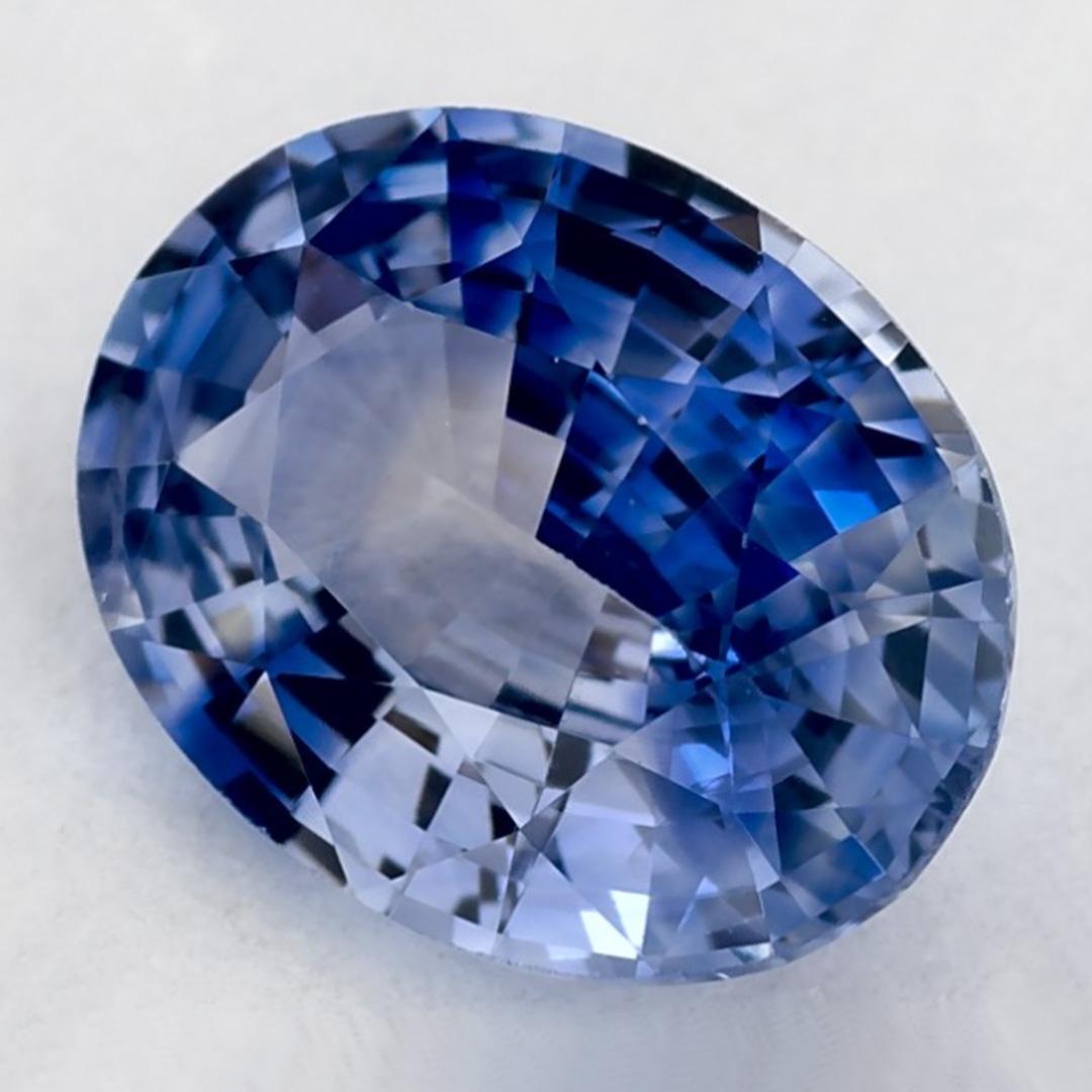 Ein sehr wertvoller September-Geburtsstein mit einer bezaubernden blauen Farbe. Man glaubt, dass sie dem Leben Glück und Reichtum bringen.

Entdecken Sie die lebendige Kollektion von Smaragden, Rubinen und Saphiren in unserem Geschäft, die als lose