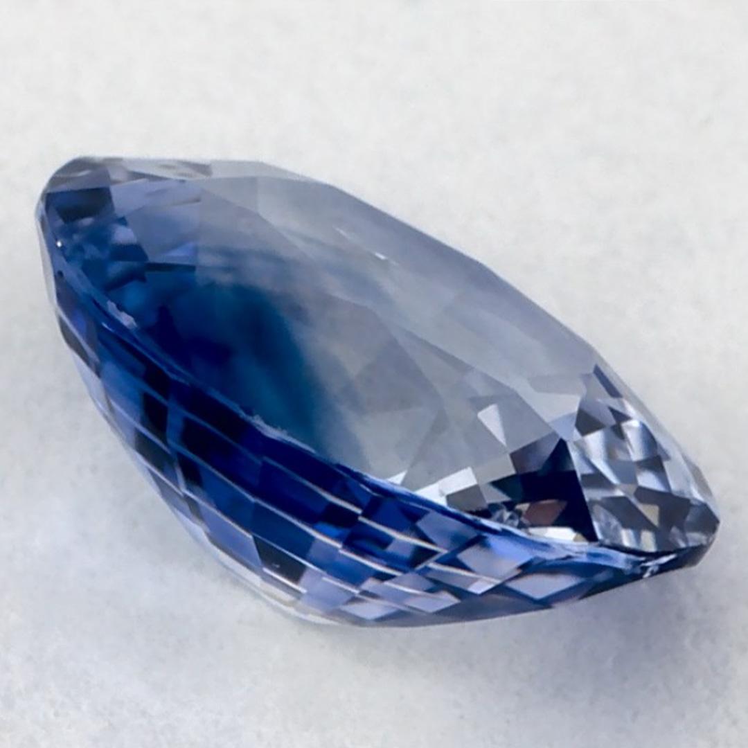 1.37 carati di zaffiro blu ovale sfuso in vendita 1