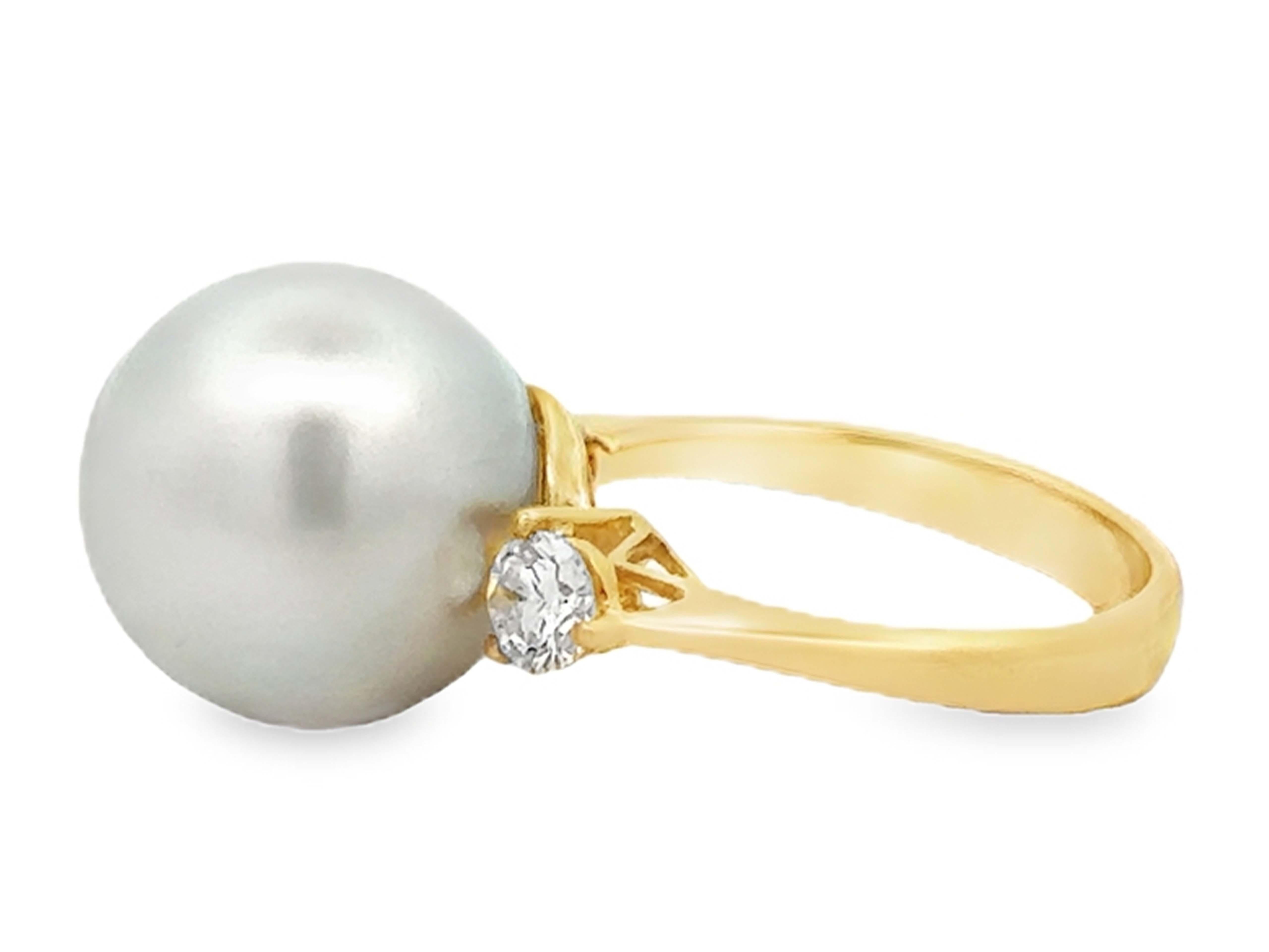 Women's 13.7 MM South Sea Pearl 2 Diamond Ring 18k Yellow Gold For Sale