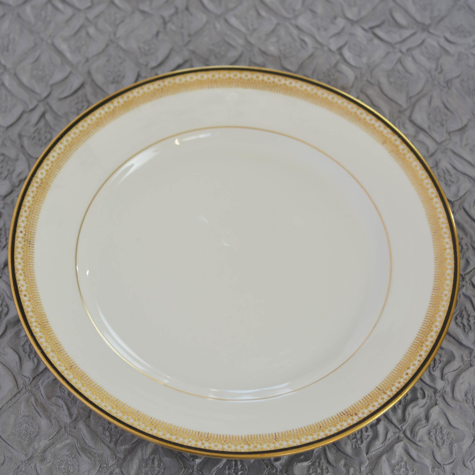 137 Piece Set China by Tressemann and Vogt of Limoges Service for 18 2