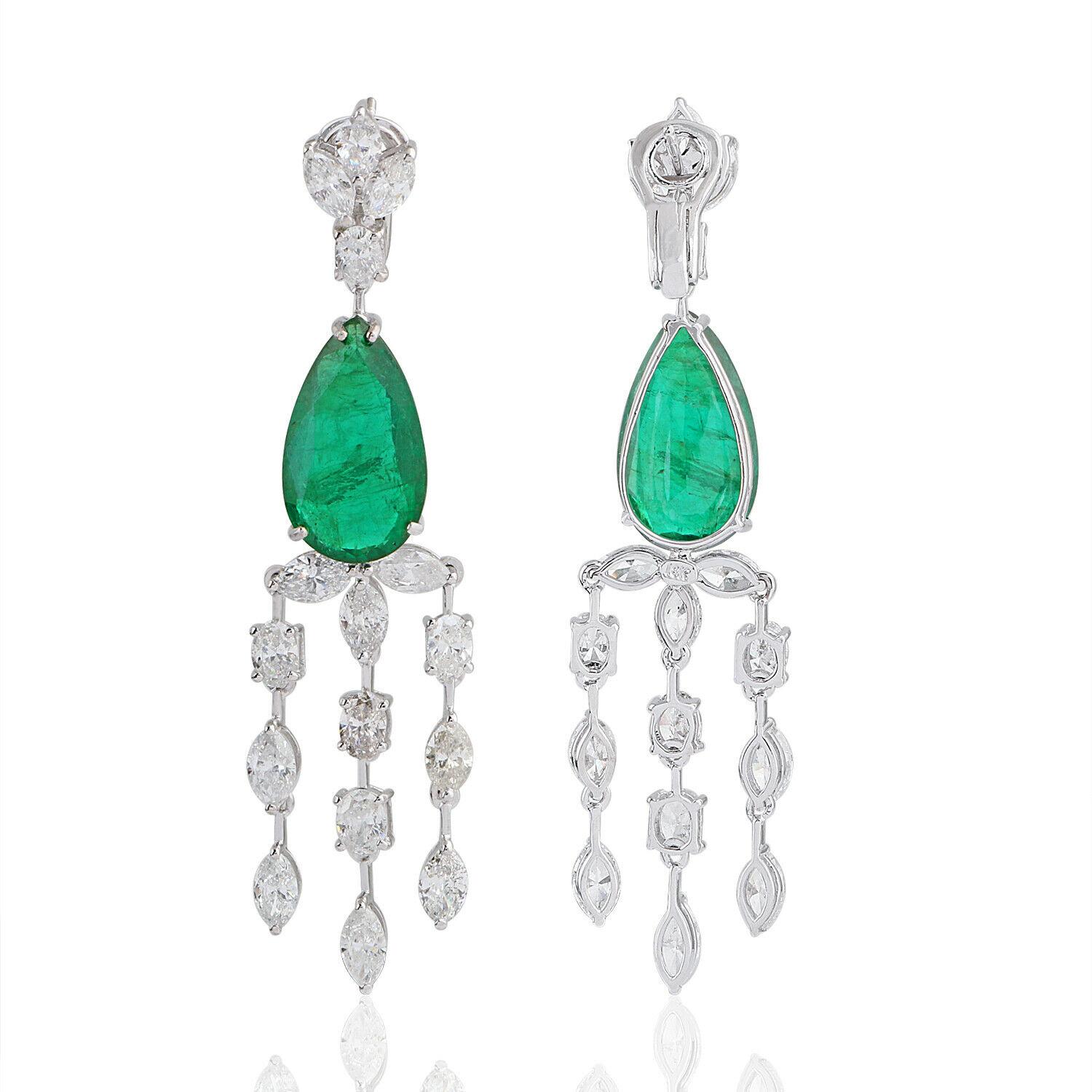 Chandelier-Ohrringe mit 13,70 Karat Smaragd und Diamant aus 18 Karat Weißgold (Gemischter Schliff) im Angebot