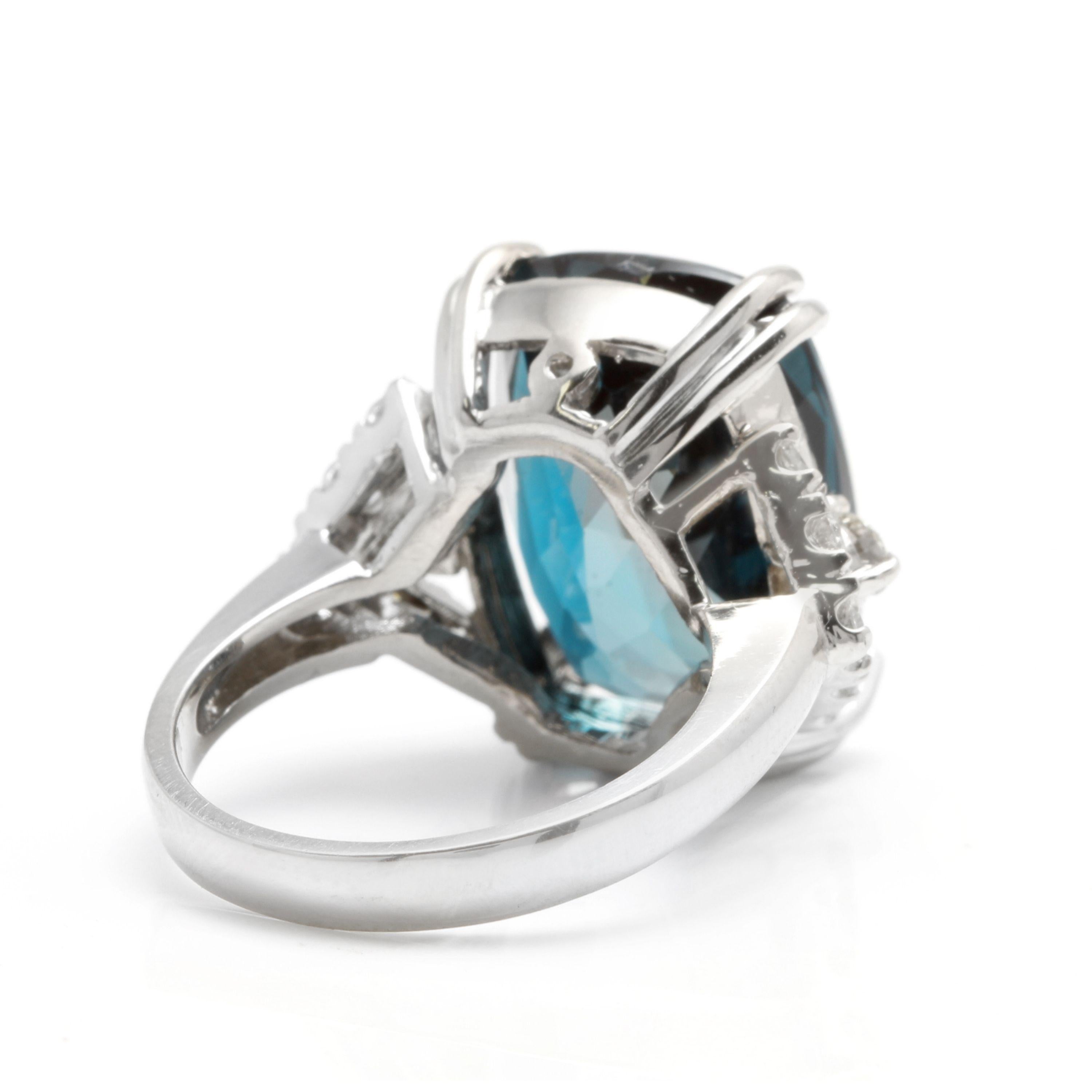 13.70 Carat Natural Impressive London Blue Topaz and Diamond 14k White Gold Ring In New Condition For Sale In Los Angeles, CA
