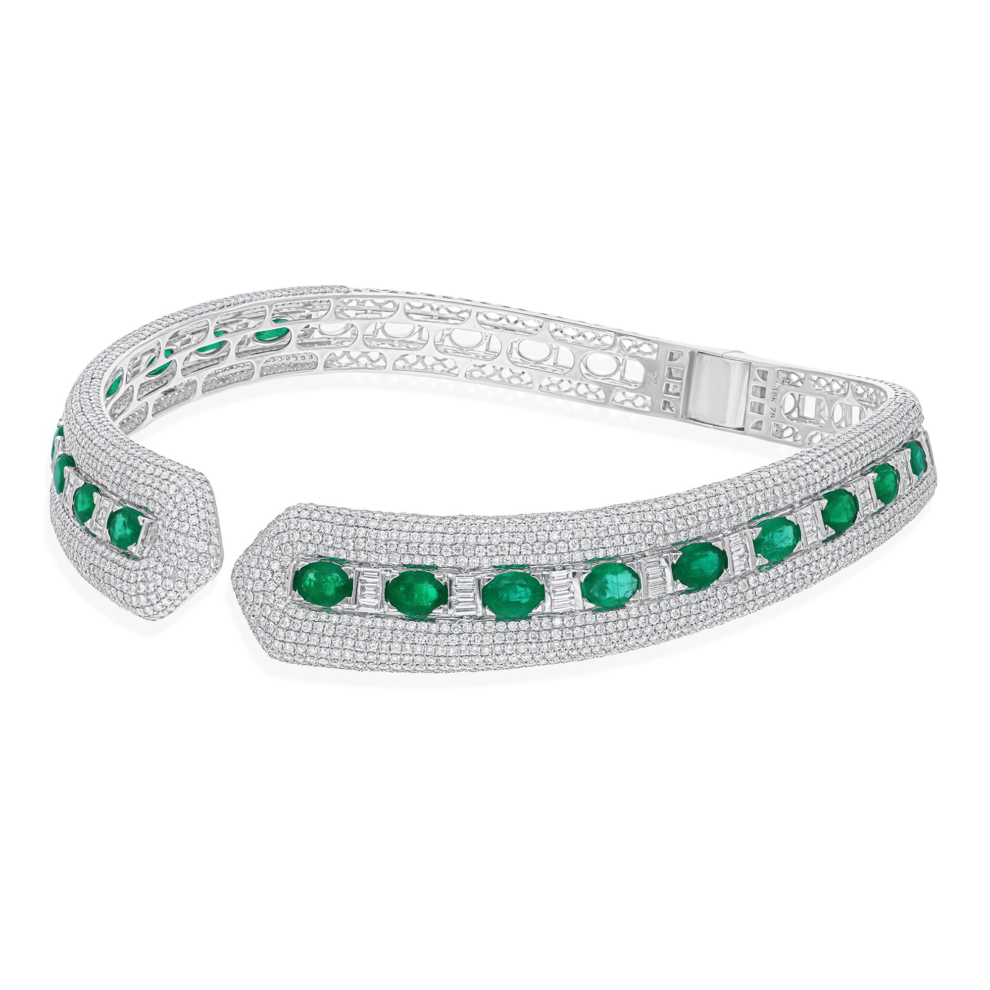 13,70 Karat sambischer Smaragd Manschette Choker Halskette 19 Karat Diamant 18k Weißgold (Moderne) im Angebot