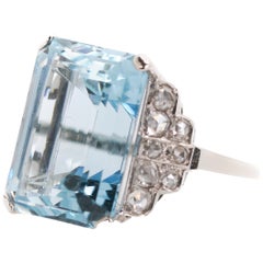 13.75 Carat Aquamarine and Rose Cut Diamonds 18 Karat White Gold Ring