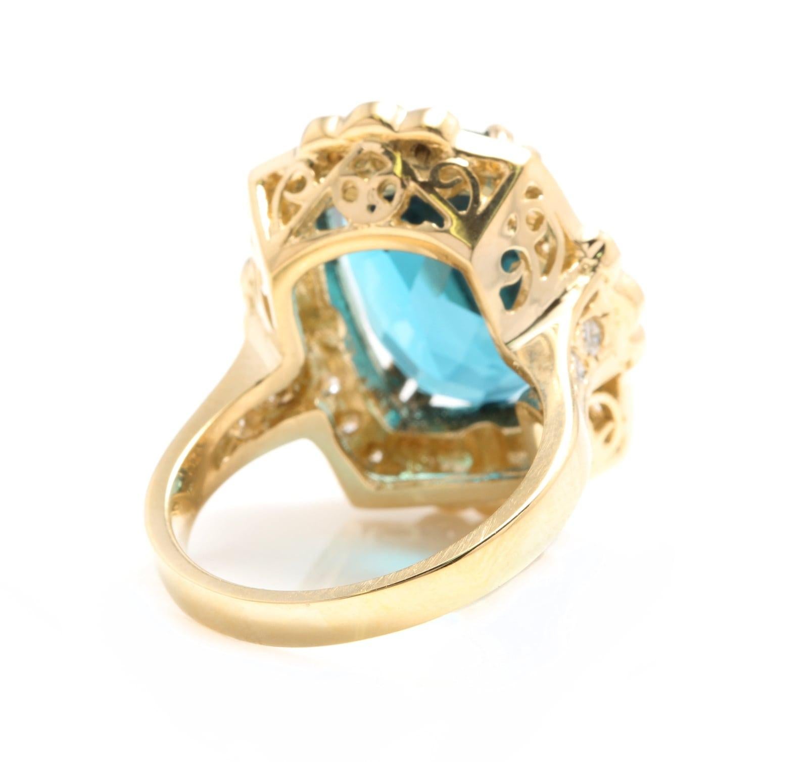 Mixed Cut 13.75 Carat Natural Impressive London Blue Topaz and Diamond 14 Karat Gold Ring For Sale