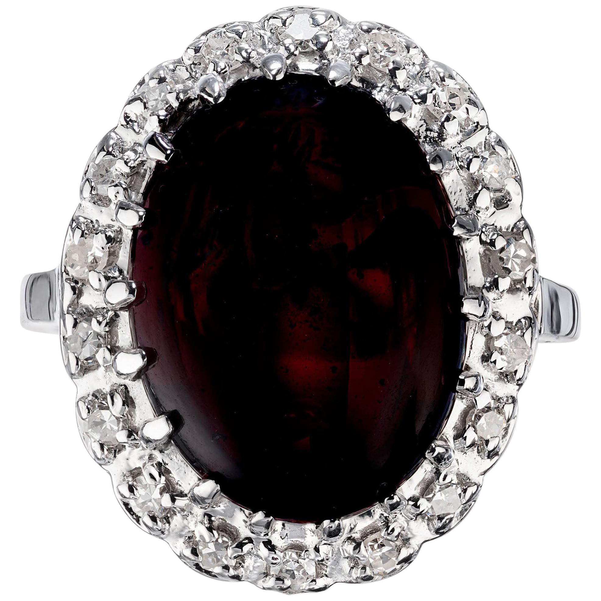 Anello da cocktail in oro bianco con diamante e granato ovale da 13,75 carati