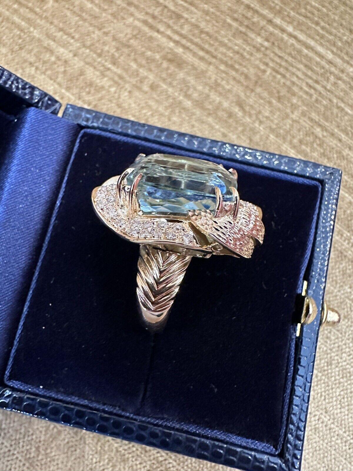 Cushion Cut 13.76 carat Aquamarine and Diamond Cocktail Ring in 18k Yellow Gold For Sale
