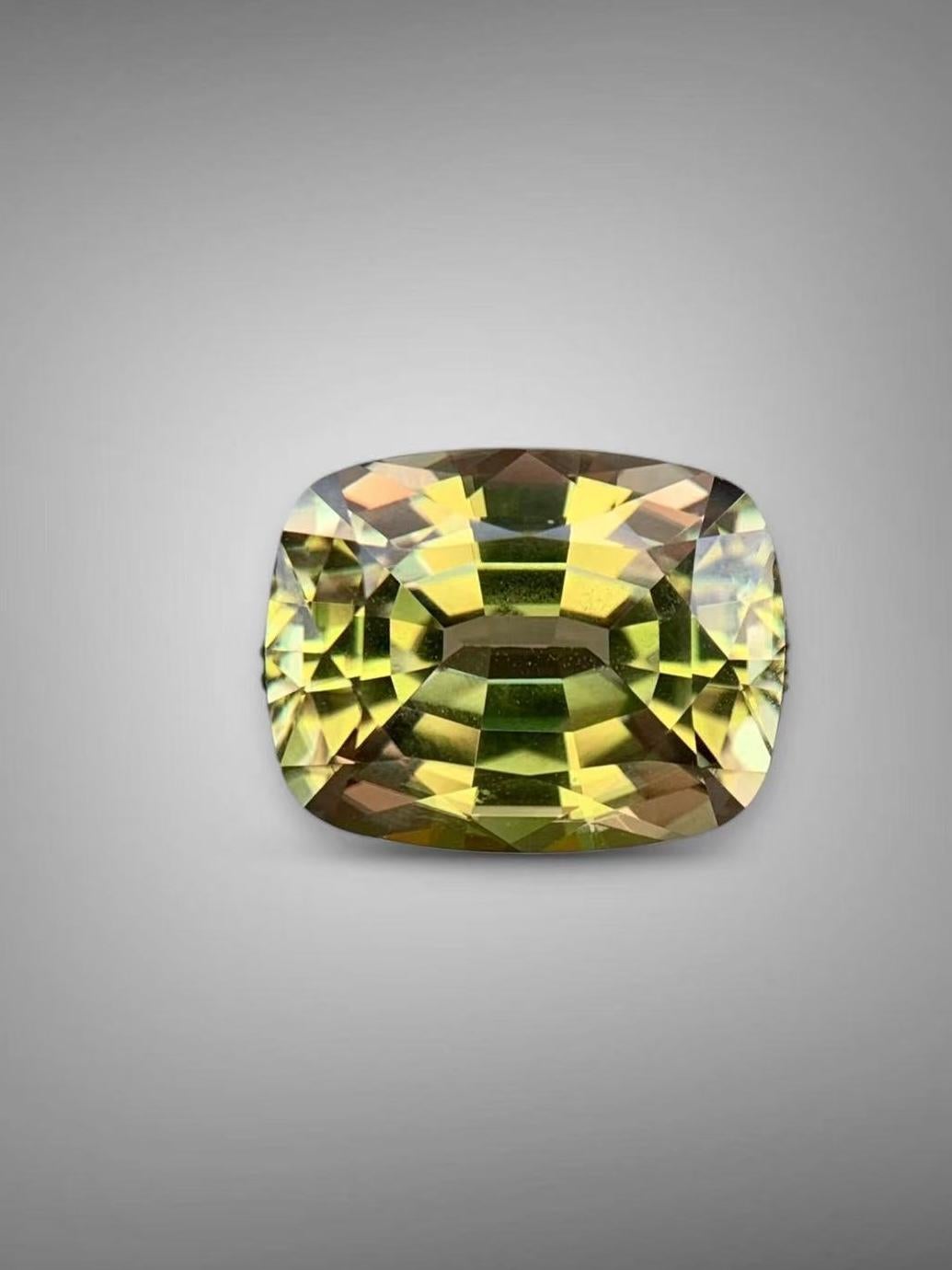 13.76ct Natural Diaspore Couleur changeante précision de taille en vente 4