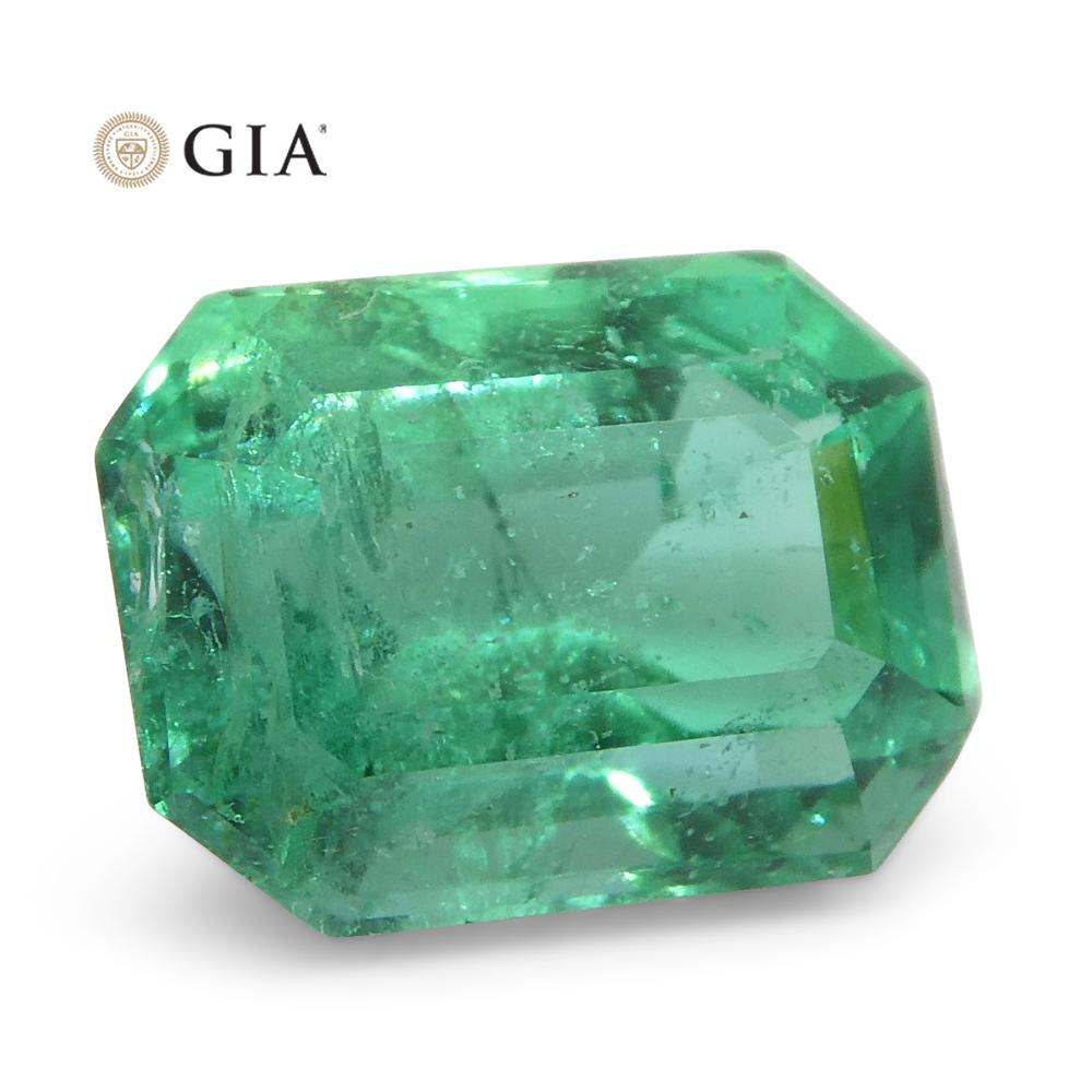 1.37ct Octagonal/Emerald Cut Emerald GIA Certified Zambian In New Condition For Sale In Toronto, Ontario