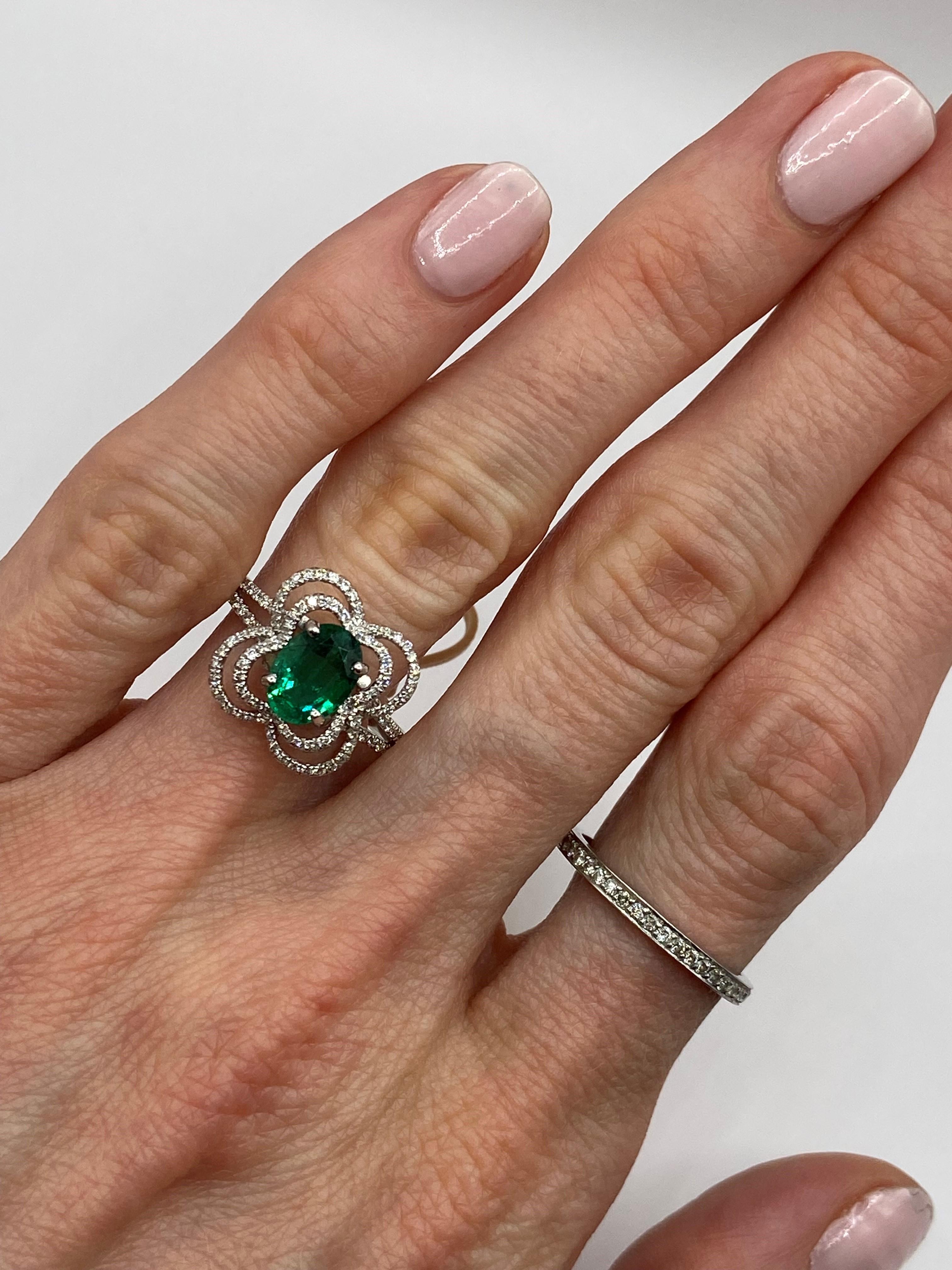 1.37ct Oval Emerald & Round Diamond Ring in 18KT White Gold In New Condition For Sale In New York, NY