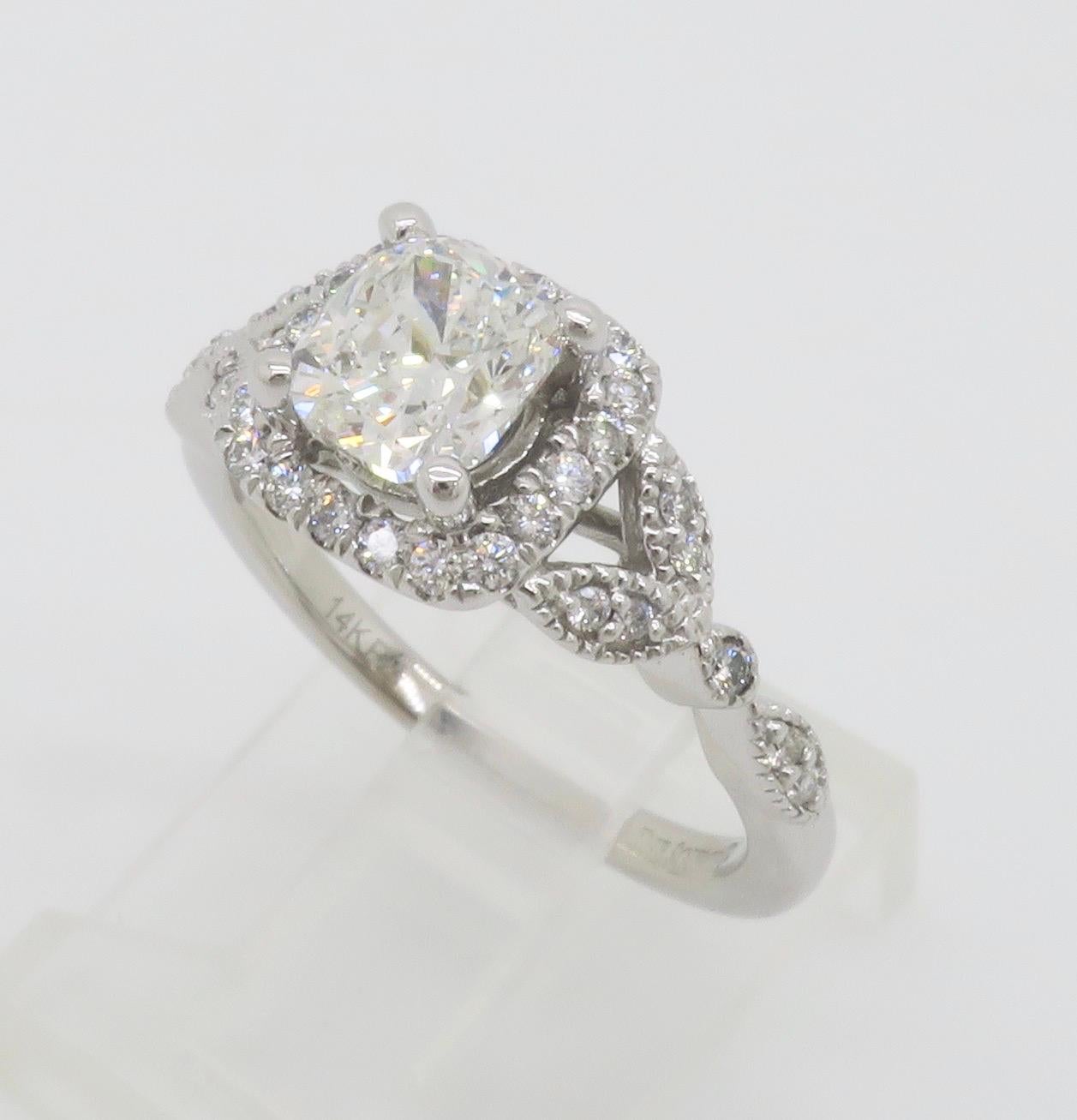 1,37CTW GIA zertifizierter Diamantring mit Kissenschliff 7