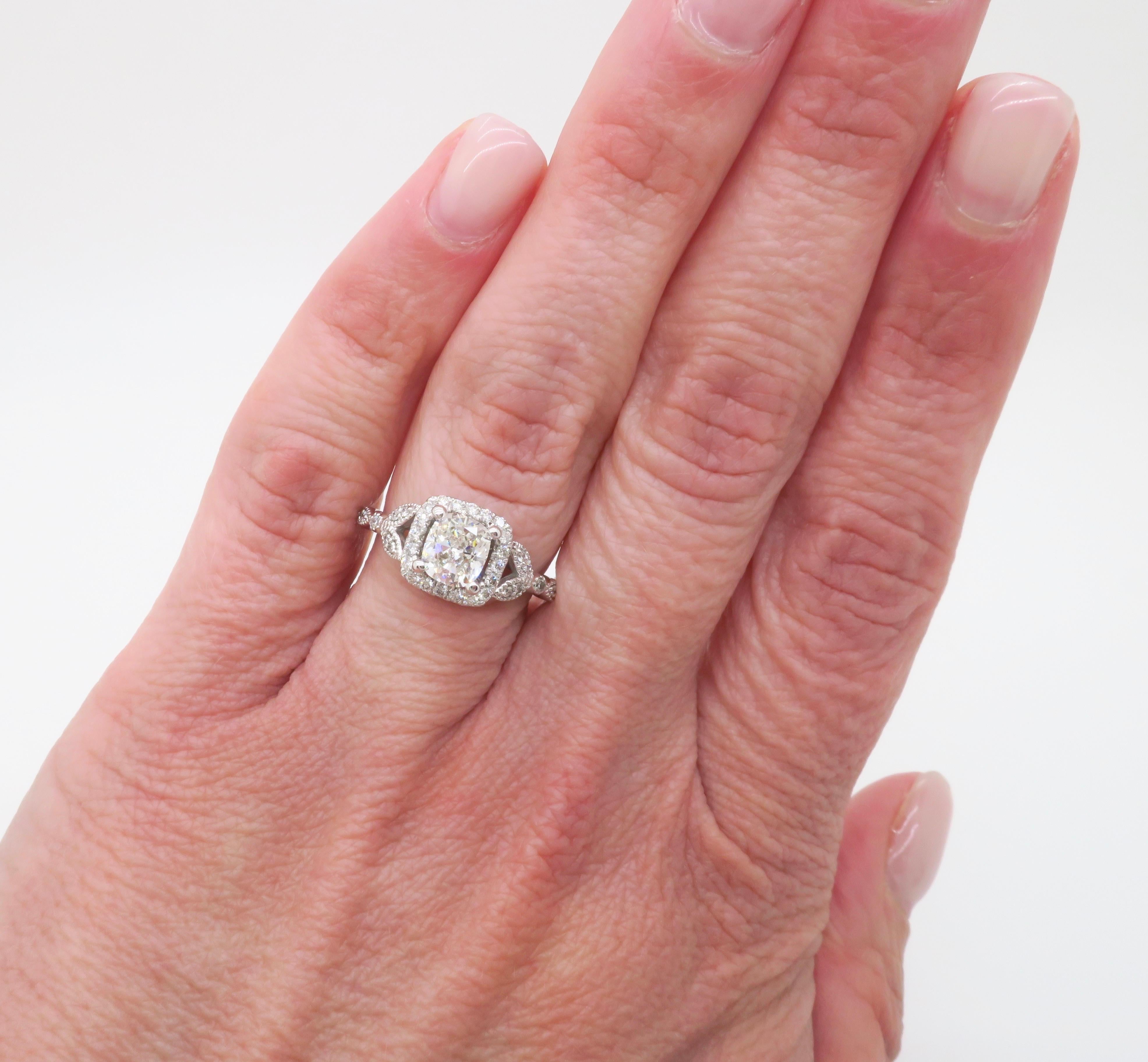 1,37CTW GIA zertifizierter Diamantring mit Kissenschliff 10
