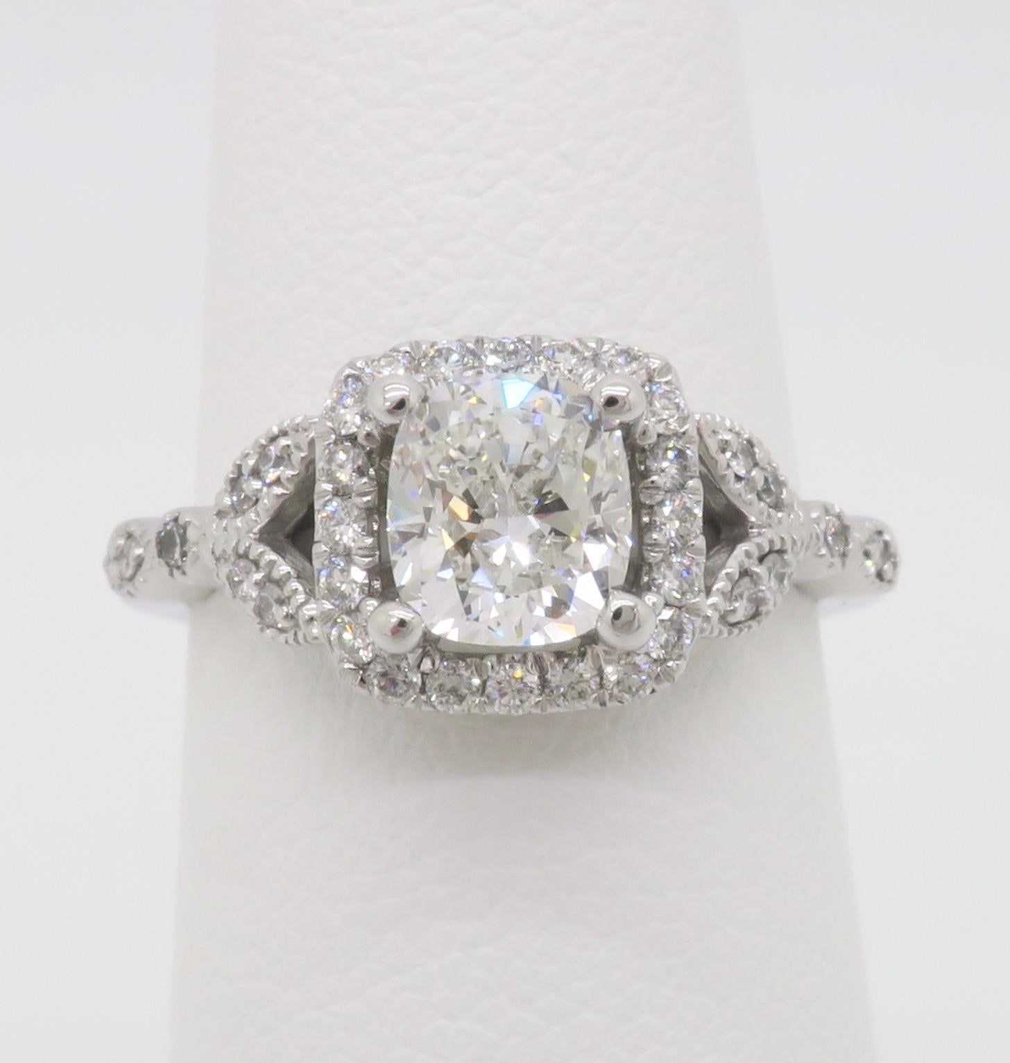 1,37CTW GIA zertifizierter Diamantring mit Kissenschliff 1