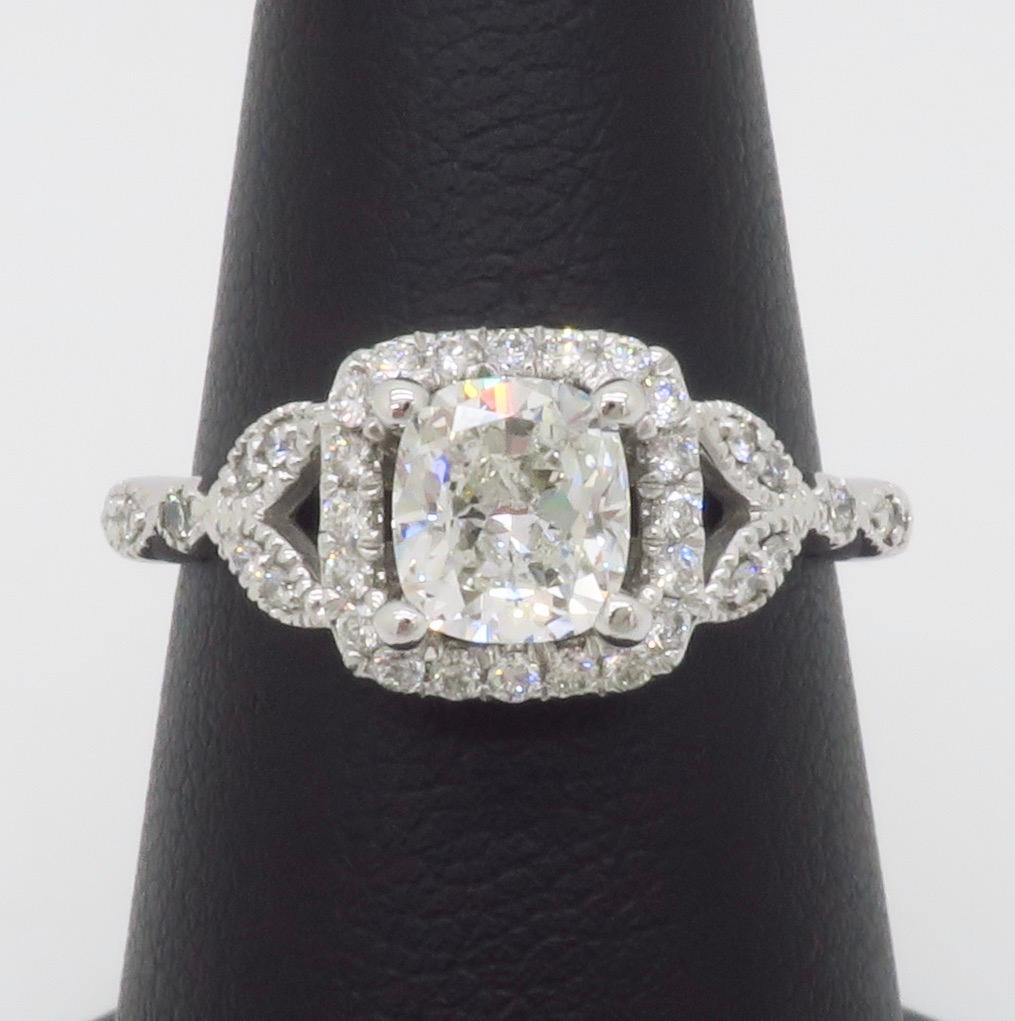 1,37CTW GIA zertifizierter Diamantring mit Kissenschliff 2