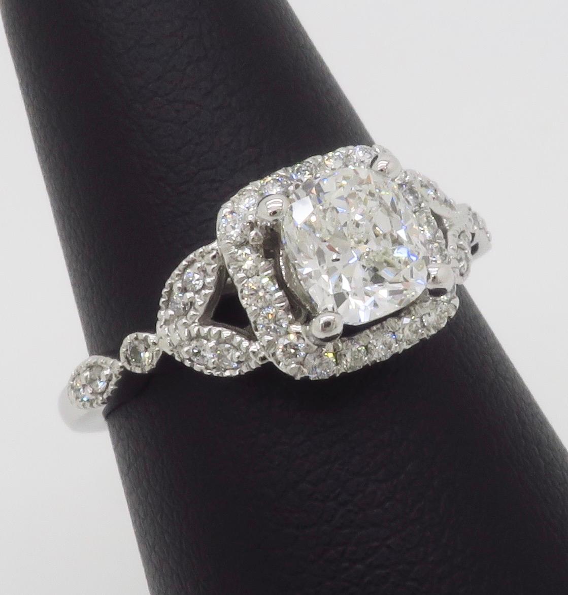 1,37CTW GIA zertifizierter Diamantring mit Kissenschliff 4