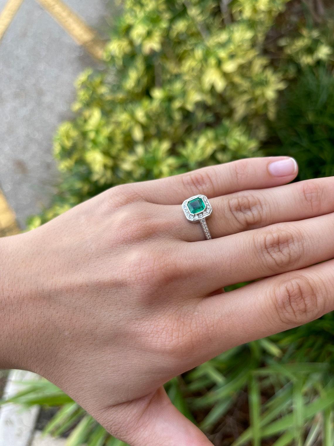antique colombian emerald ring