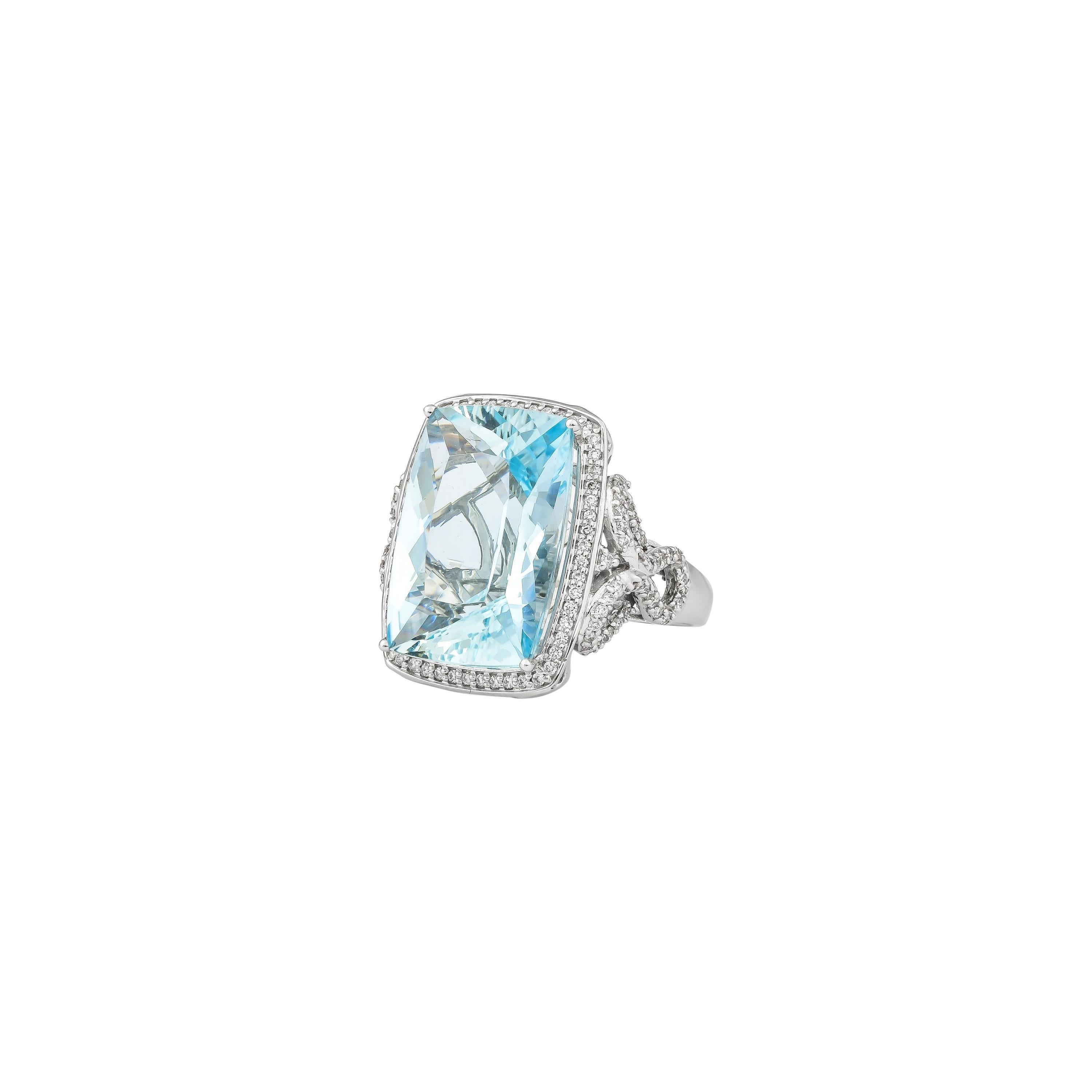 13.8 Carat Aquamarine and Diamond Ring in 18 Karat White Gold In New Condition For Sale In Hong Kong, HK