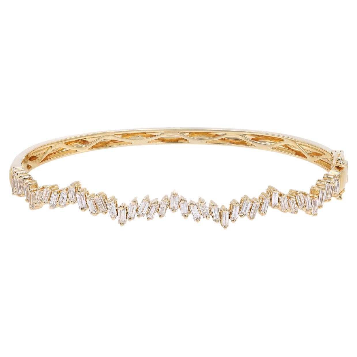 Bracelet jonc en or jaune 18 carats avec diamants taille baguette de 1,38 carat en vente
