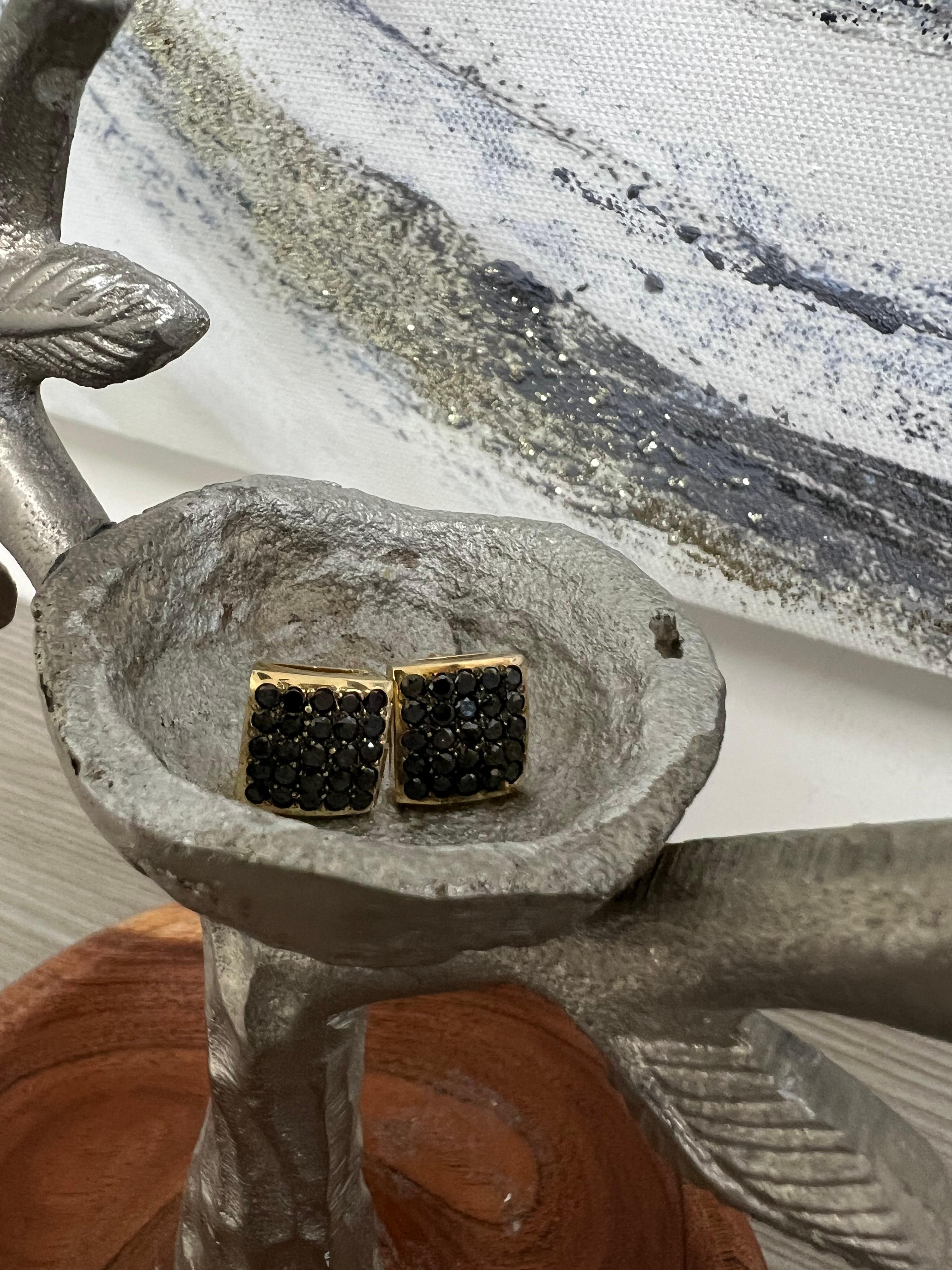 Orecchini con diamante nero da 1,38 carati in oro giallo in vendita 4