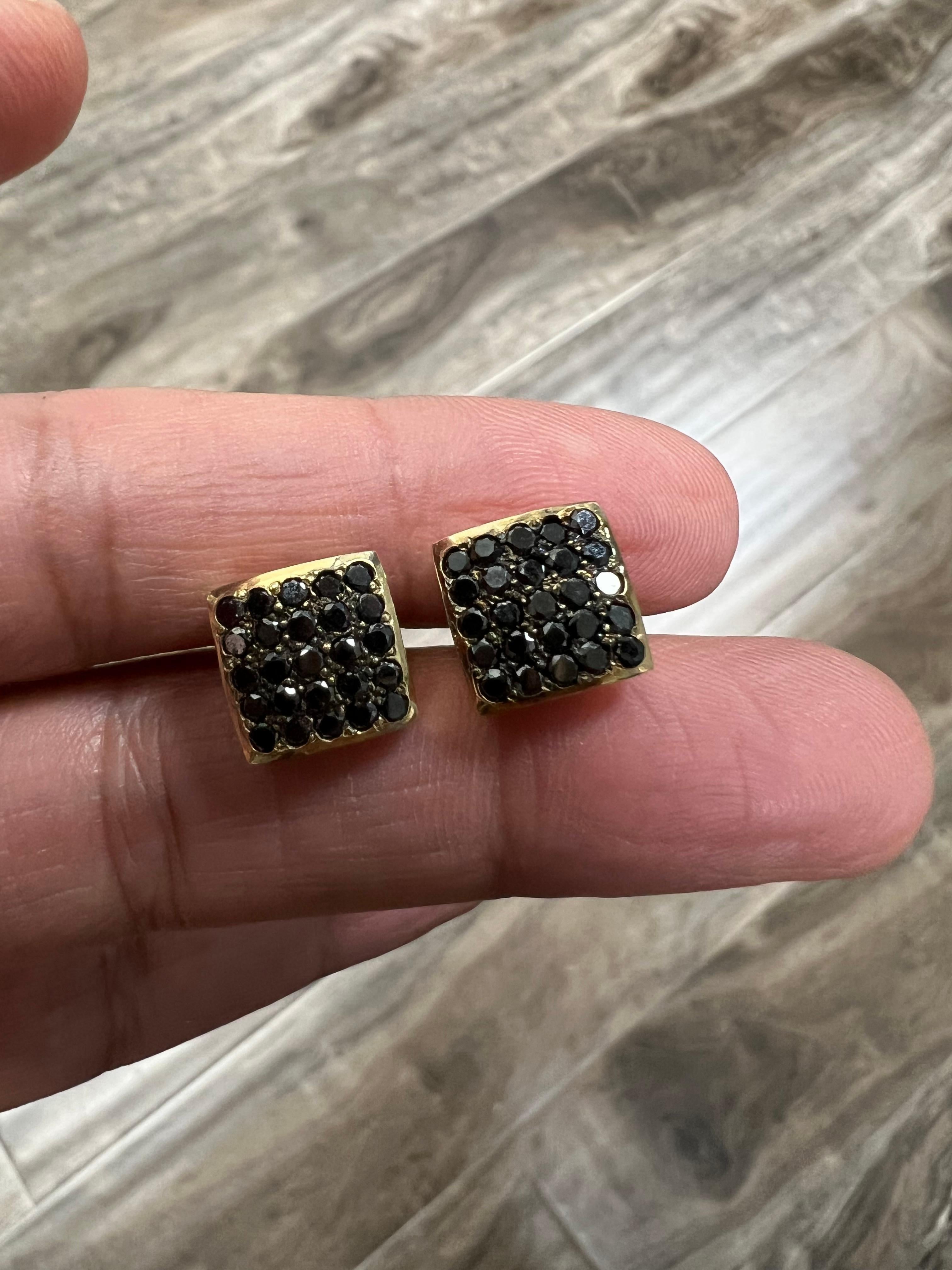 Orecchini con diamante nero da 1,38 carati in oro giallo In condizioni Nuovo in vendita a Los Angeles, CA