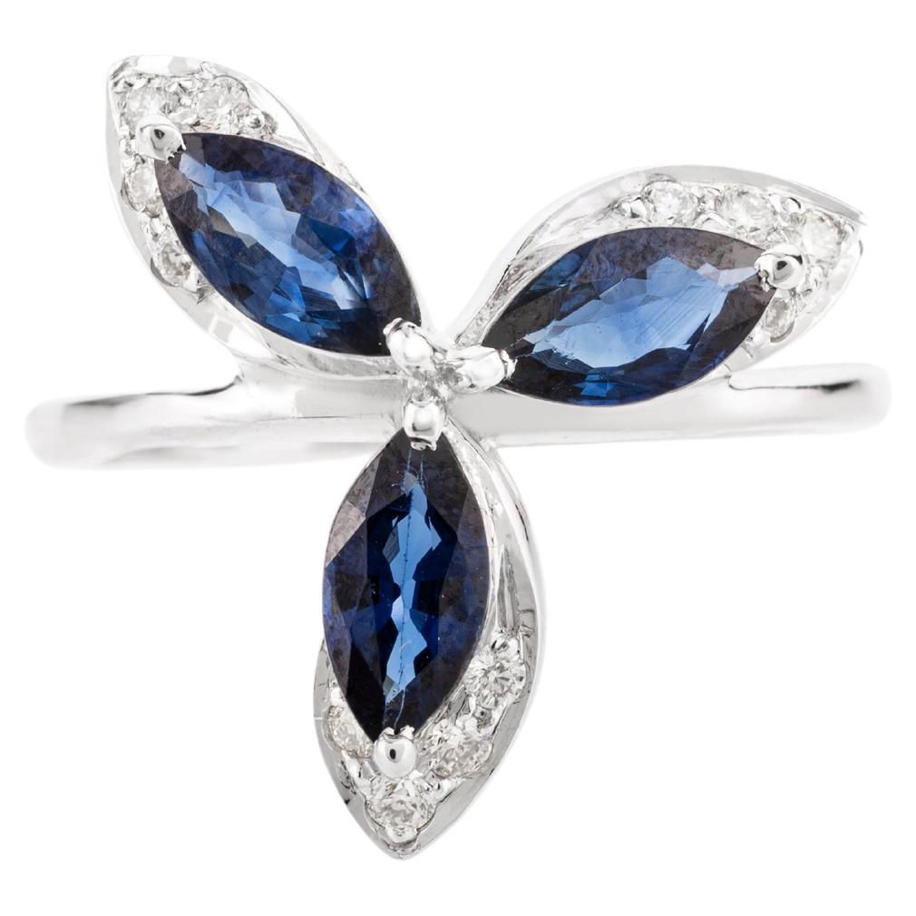 Anillo Flor de Zafiro Azul Corte Marquesa y Diamante en Oro Blanco Macizo de 14k