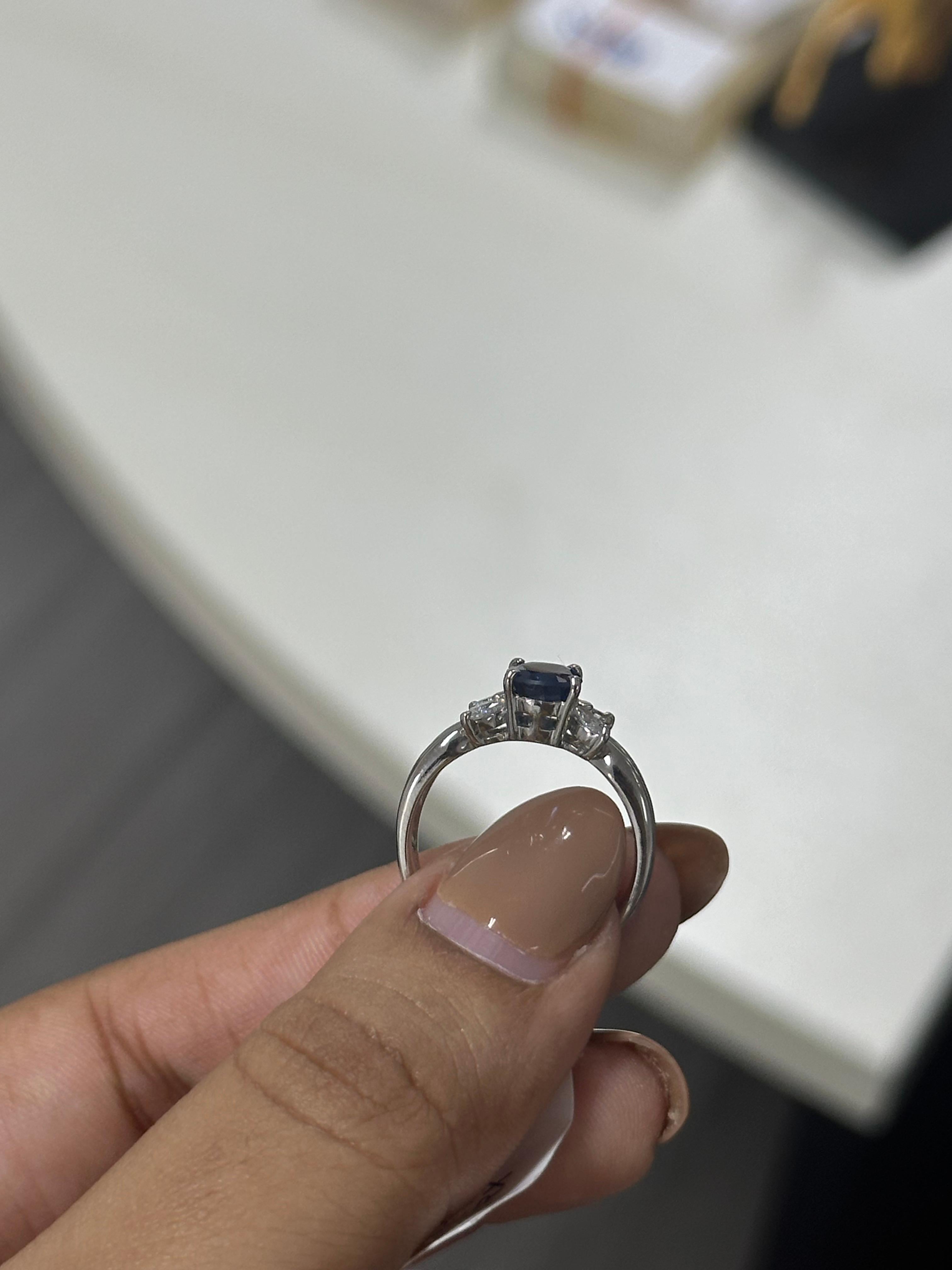 1,38 Karat Blauer Saphir Cocktail Ring (Art déco) im Angebot