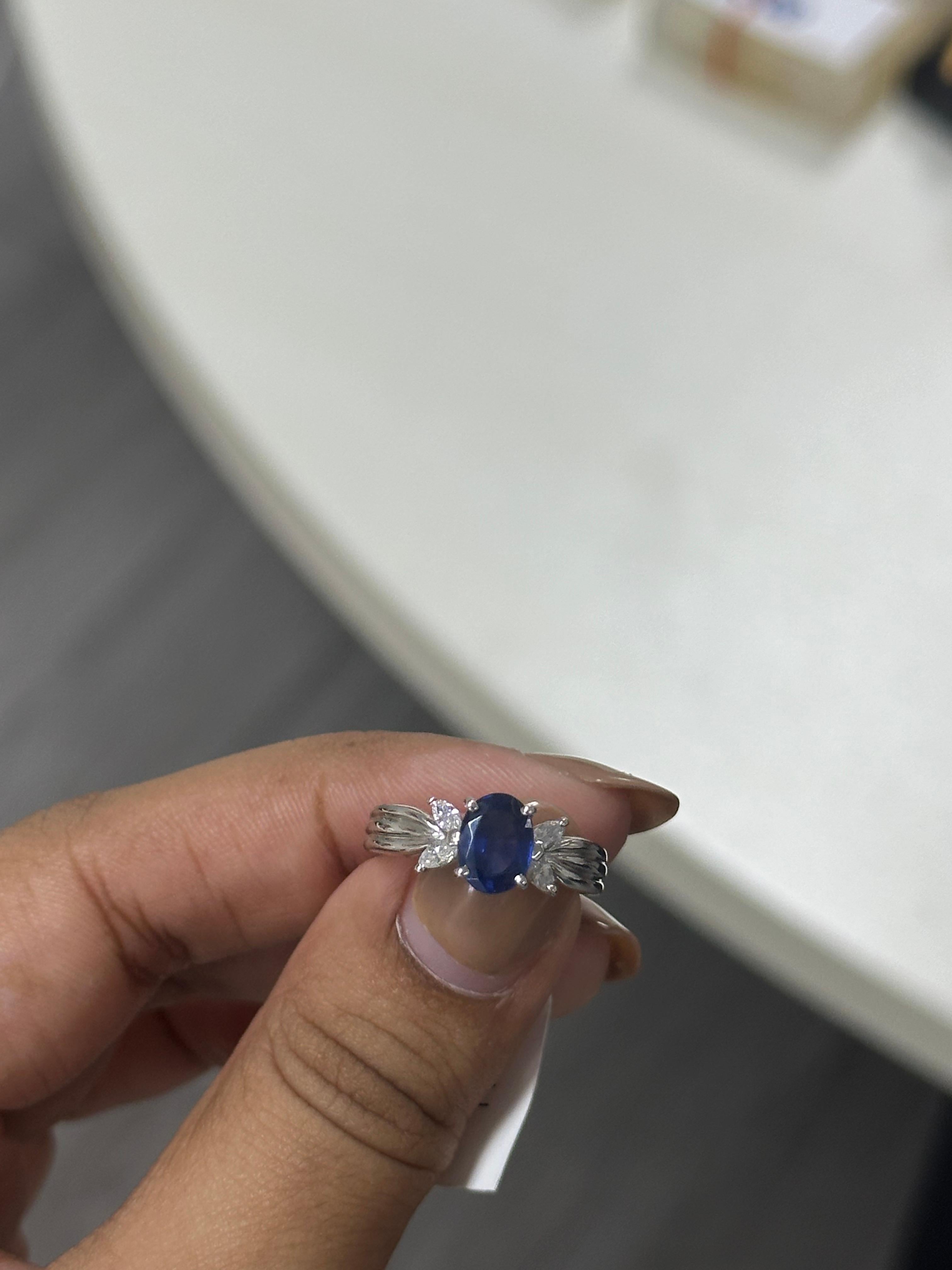 1,38 Karat Blauer Saphir Cocktail Ring im Angebot 1