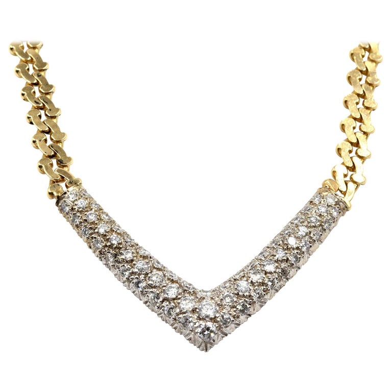 1.38 Carat Diamond “V” Necklace 14 Karat Yellow Gold For Sale at 1stdibs