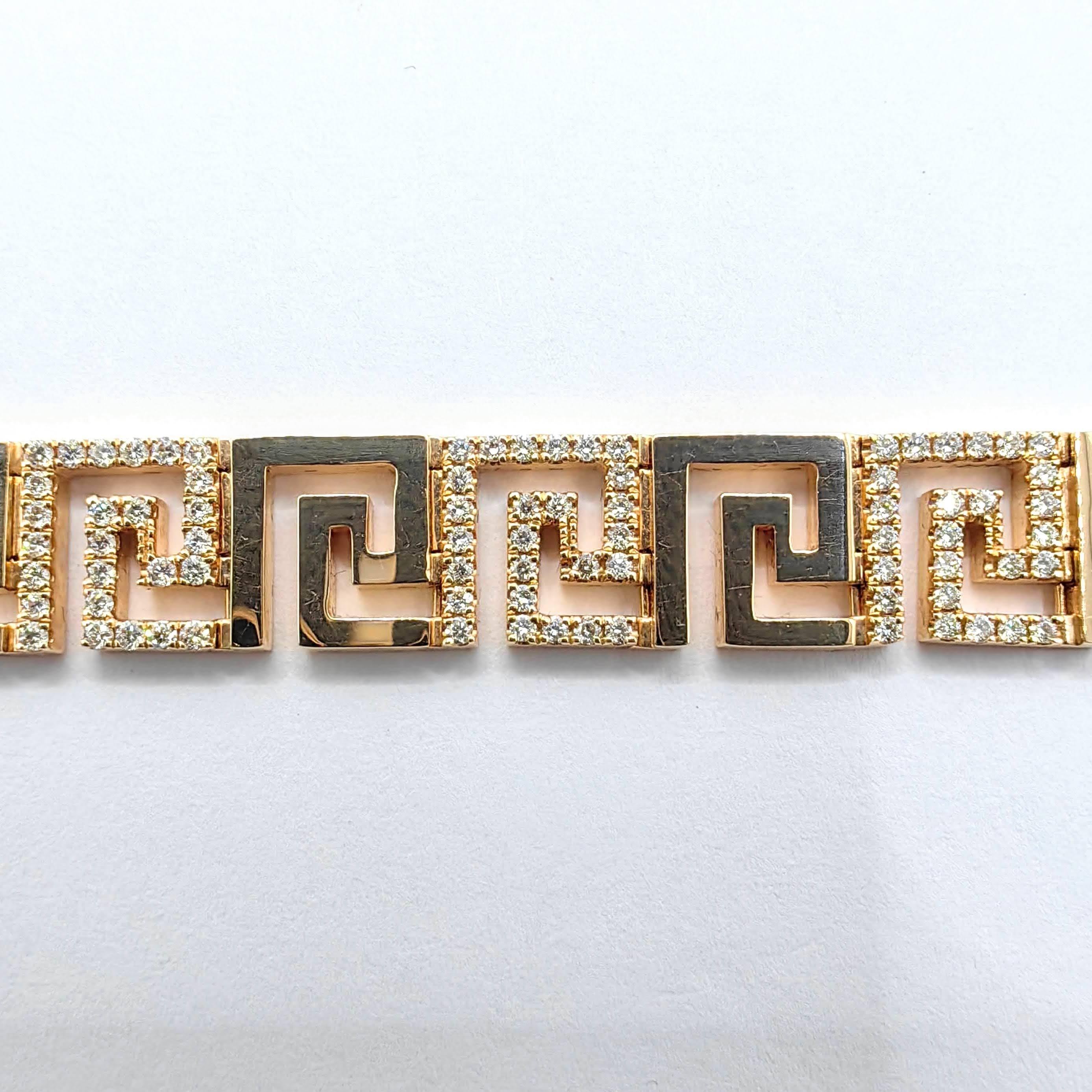 1.38 Carat Greek Key Maze Geometric Pavé Diamond Bracelet in 18K Rose Gold In New Condition For Sale In Wan Chai District, HK