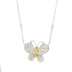 Collier à chaîne papillon en or blanc et diamant naturel de 1,38 carat